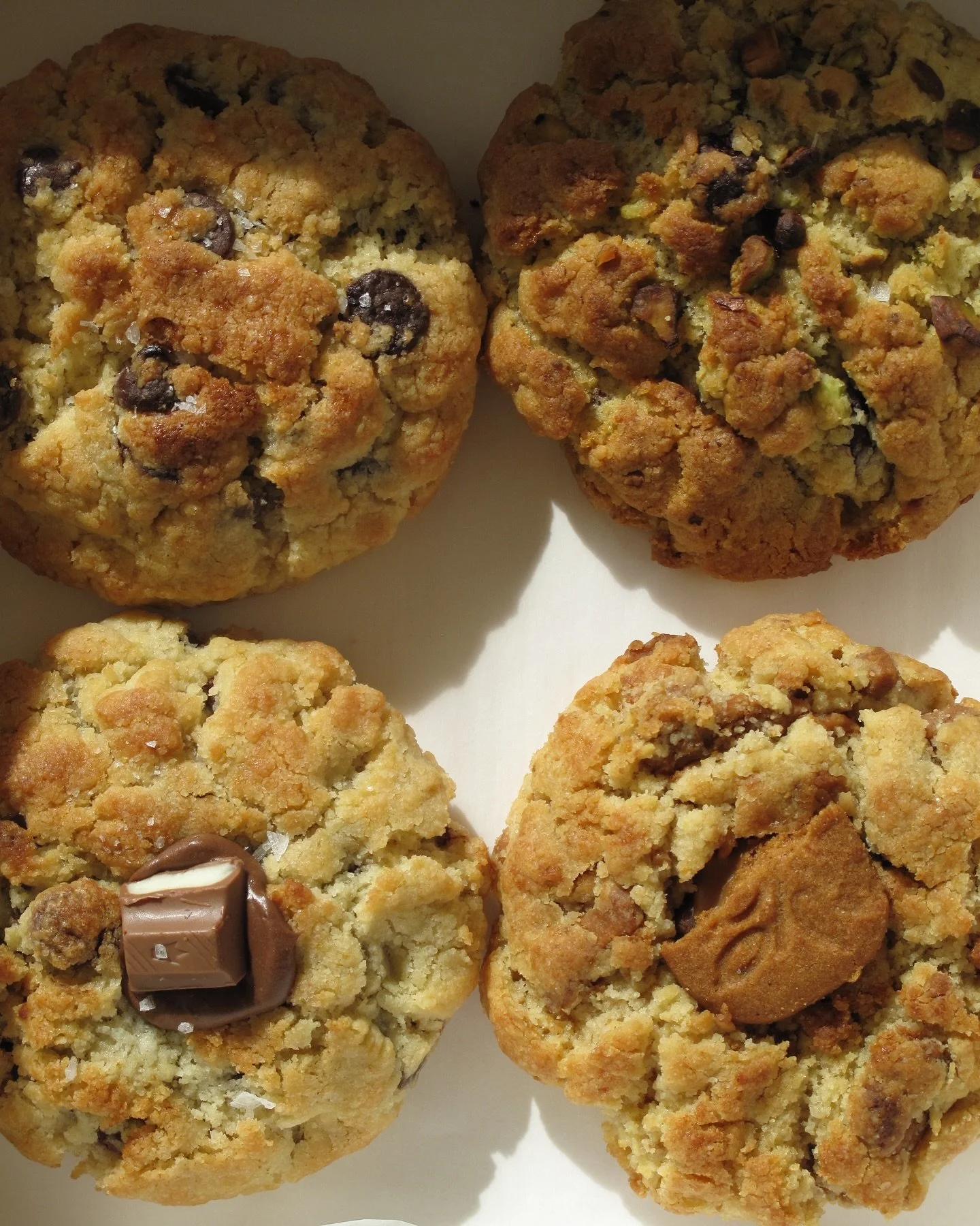 cookie menu &lt;3

&bull;nutella
&bull;biscoff
&bull;pistache
&bull;chocolate chips

cual es tu favorita? 

#douwcookies #galletasestilonewyork #nyccookies #cookies #cookieboxes #douw
