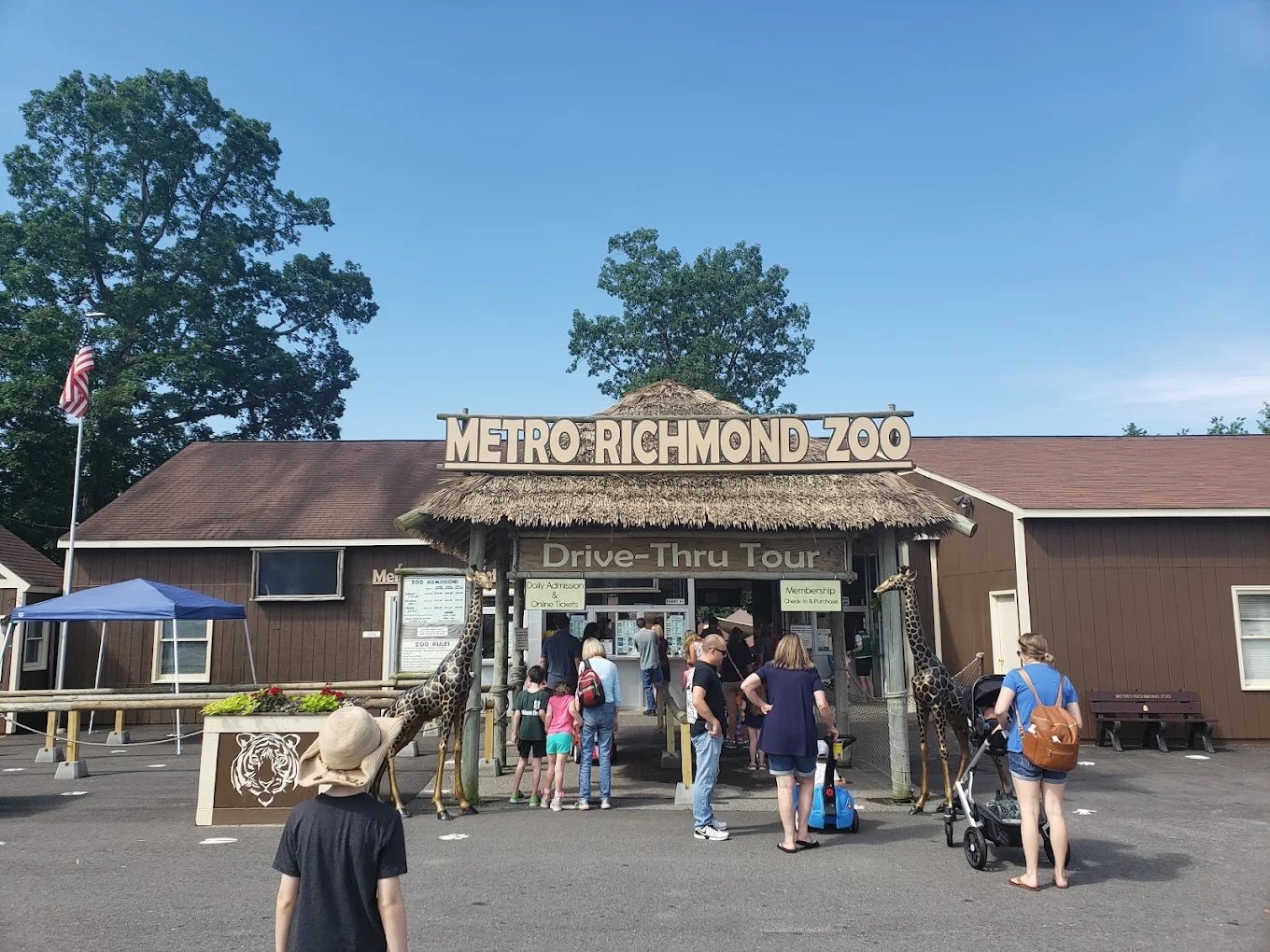 Picnic and stroll at the Metro Richmond Zoo