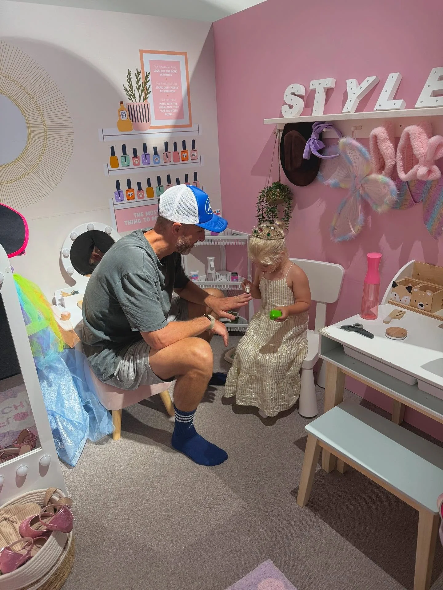 Snapped: The sweetest moment of imaginative play with this daddy and daughter 💖

Imaginative play is more than just pretending, it&rsquo;s also about connection, practising fine motor and social skills, making sense of the world, and of course lots 