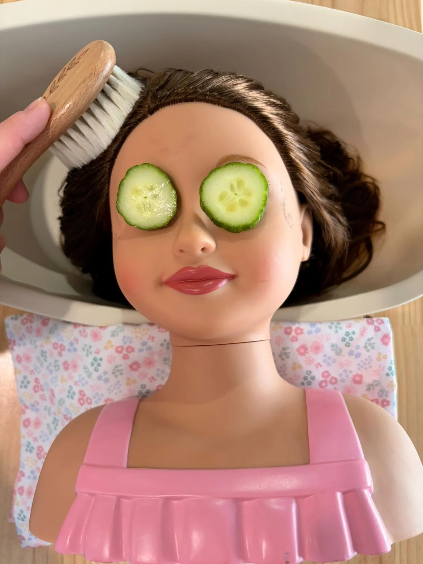 It&rsquo;s self care Saturday and Mia, our hairstyling doll at The Little Lane Tuggerah, has had a bit of a glow-up! (Goodness knows her hair needed it after lots of enthusiastic mini stylists practising their skills recently! 😬).

Who else is in ne