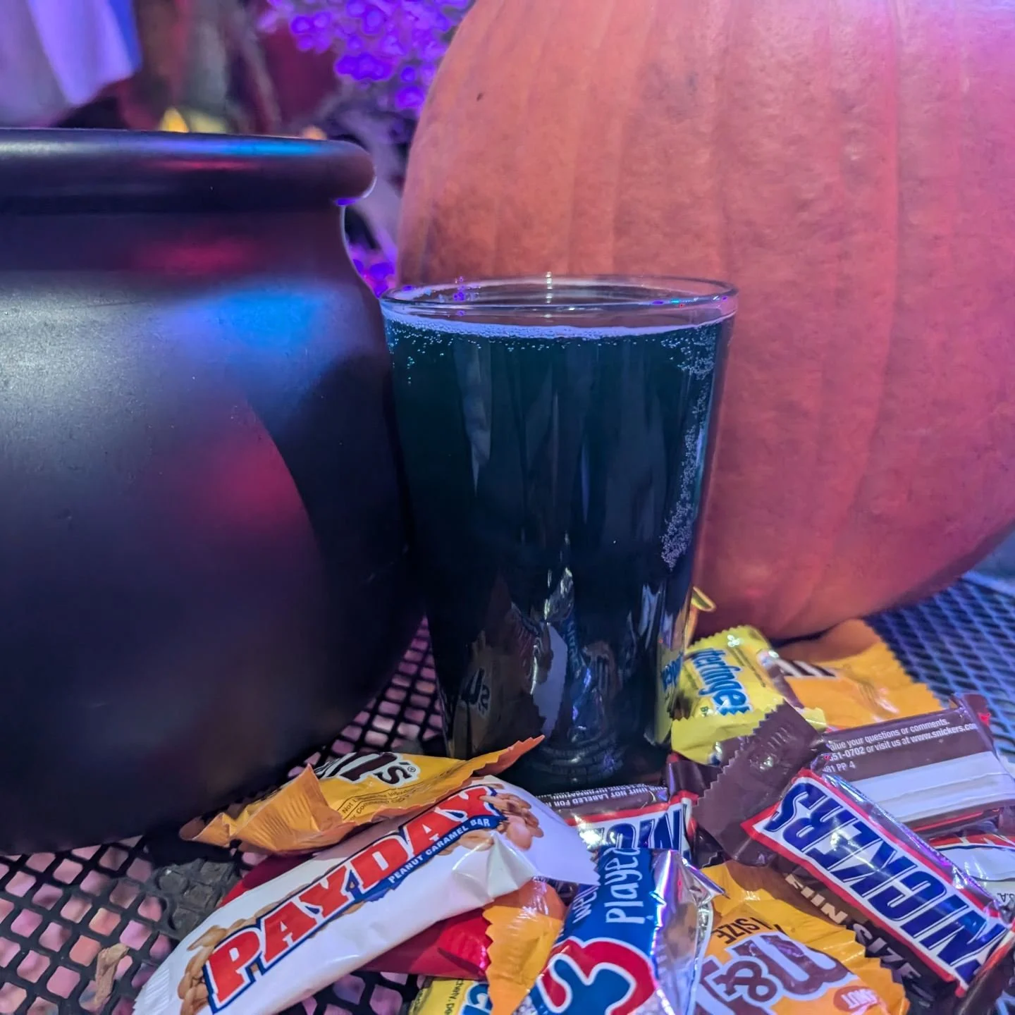 Looking for something festive to drink with Halloween around the corner 👀 well look no further Candy Apple Hard Cider 🍏 

Try the cider and the Halloween events at: 
@vancouver_brickhouse
@thethirstysasquatch
@charliessportsbarandgrill 
@hooliganss