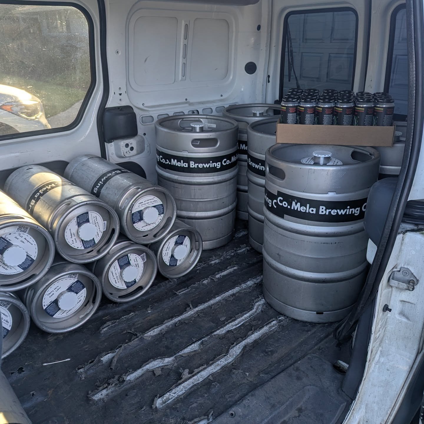 All loaded up for deliveries 🚚 

Keep an eye out at your favorite spots for fresh Mela kegs and Cans!

#Cider #northbankbeer #vancouverwa