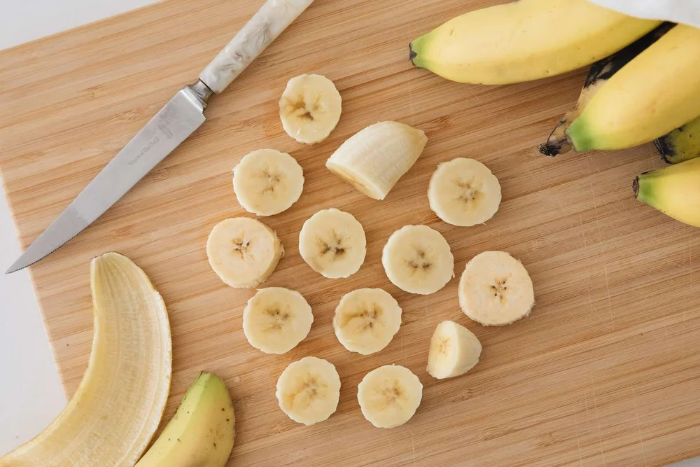 do-bananas-have-seeds-3269378-06-79f0ca7ccf0047929299e0d0d0ab1b1f.jpg