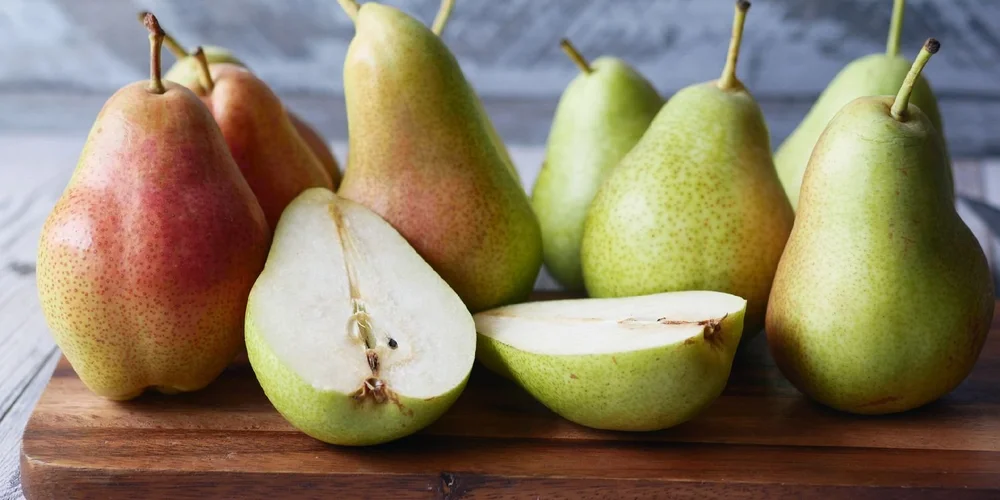 how-to-store-pears-2x1-7108c86e035448c28f53a2ba38431cf1.jpg