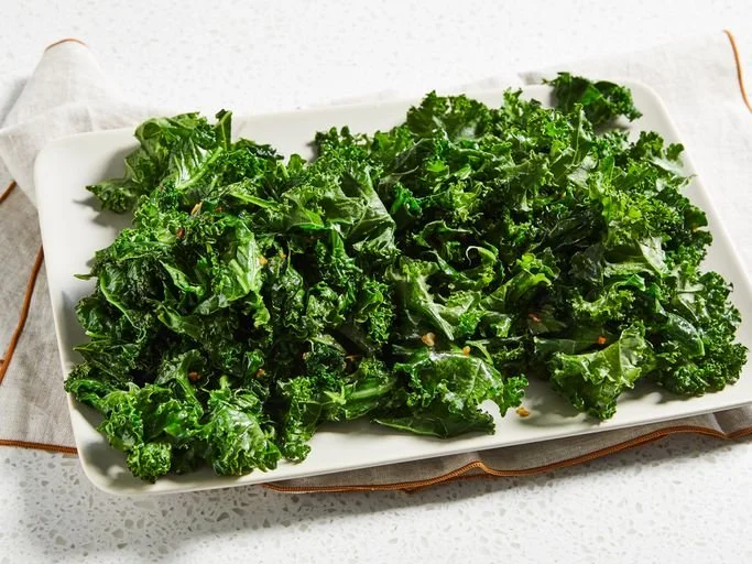 241074-easy-garlic-kale-DDMFS-4x3-d90afb55e21a4d6bb2da0198b87523da.jpg