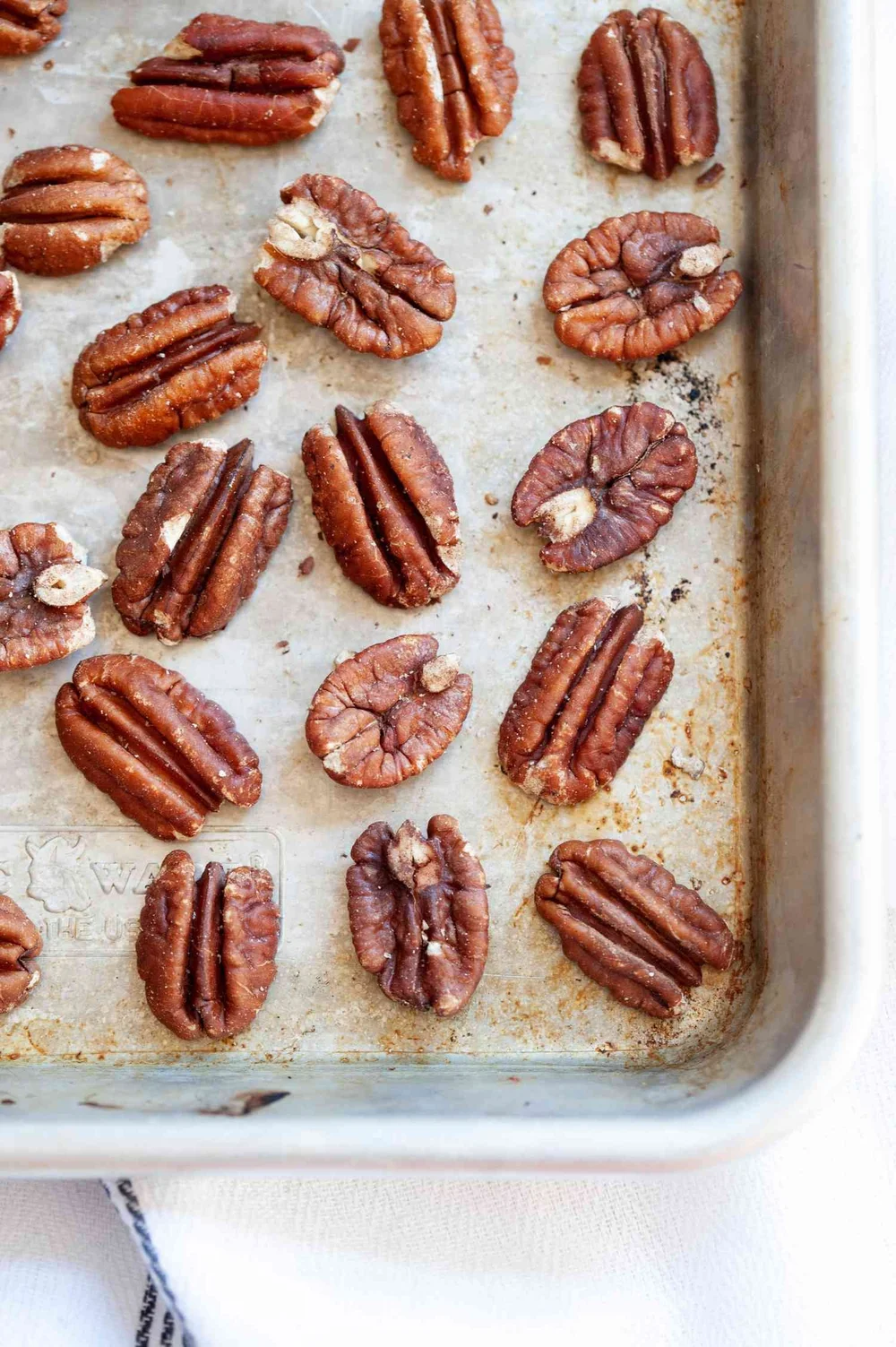 Simply-Recipes-How-to-Toast-Pecans-LEAD-3-e7036a9f985c45cb94ce10543efecae0.jpg