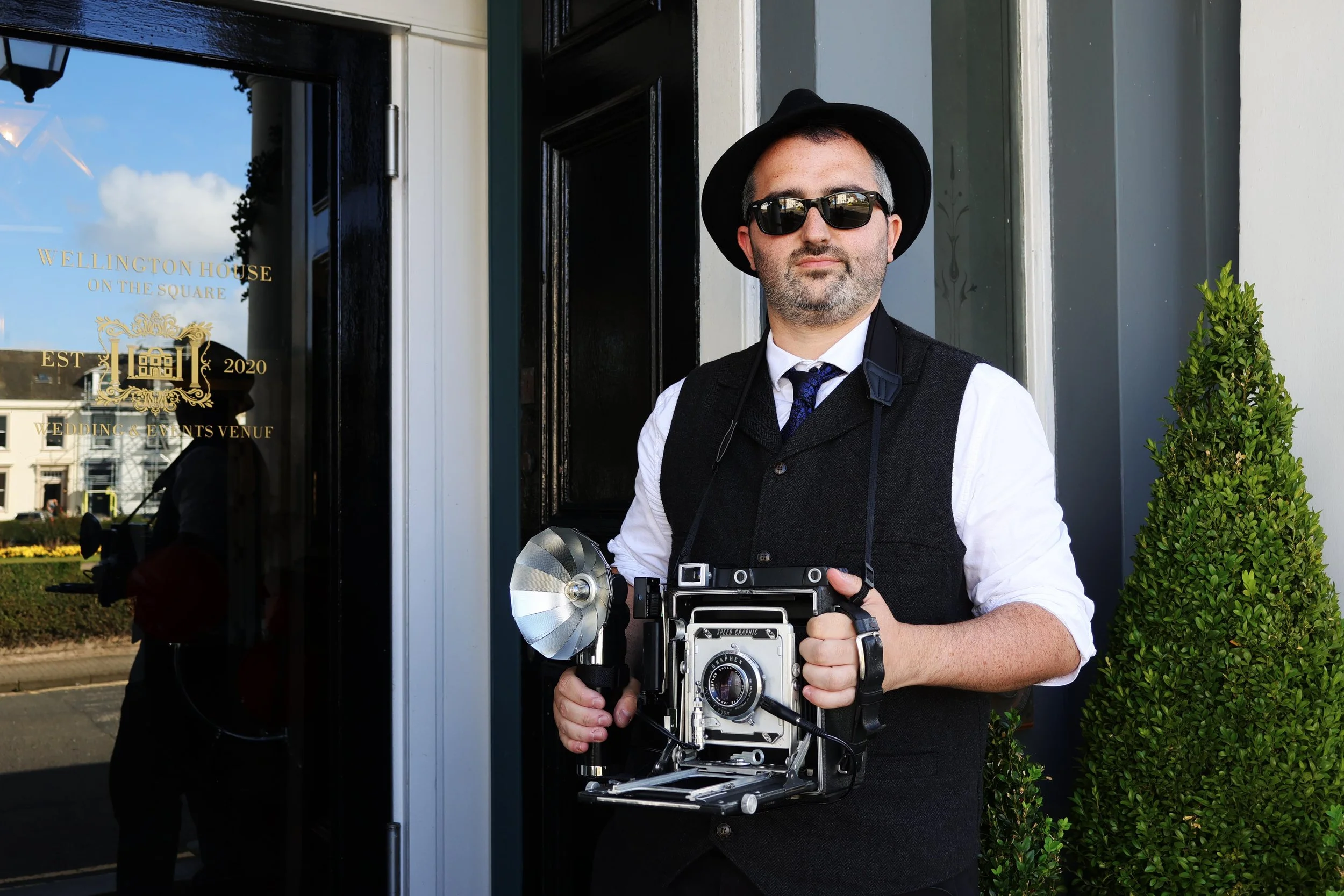 THE LUXURY VINTAGE POLAROID EXPERIENCE : THE REAL PHOTOBOOTH ALTERNATIVE FOR WEDDINGS AND EVENTS