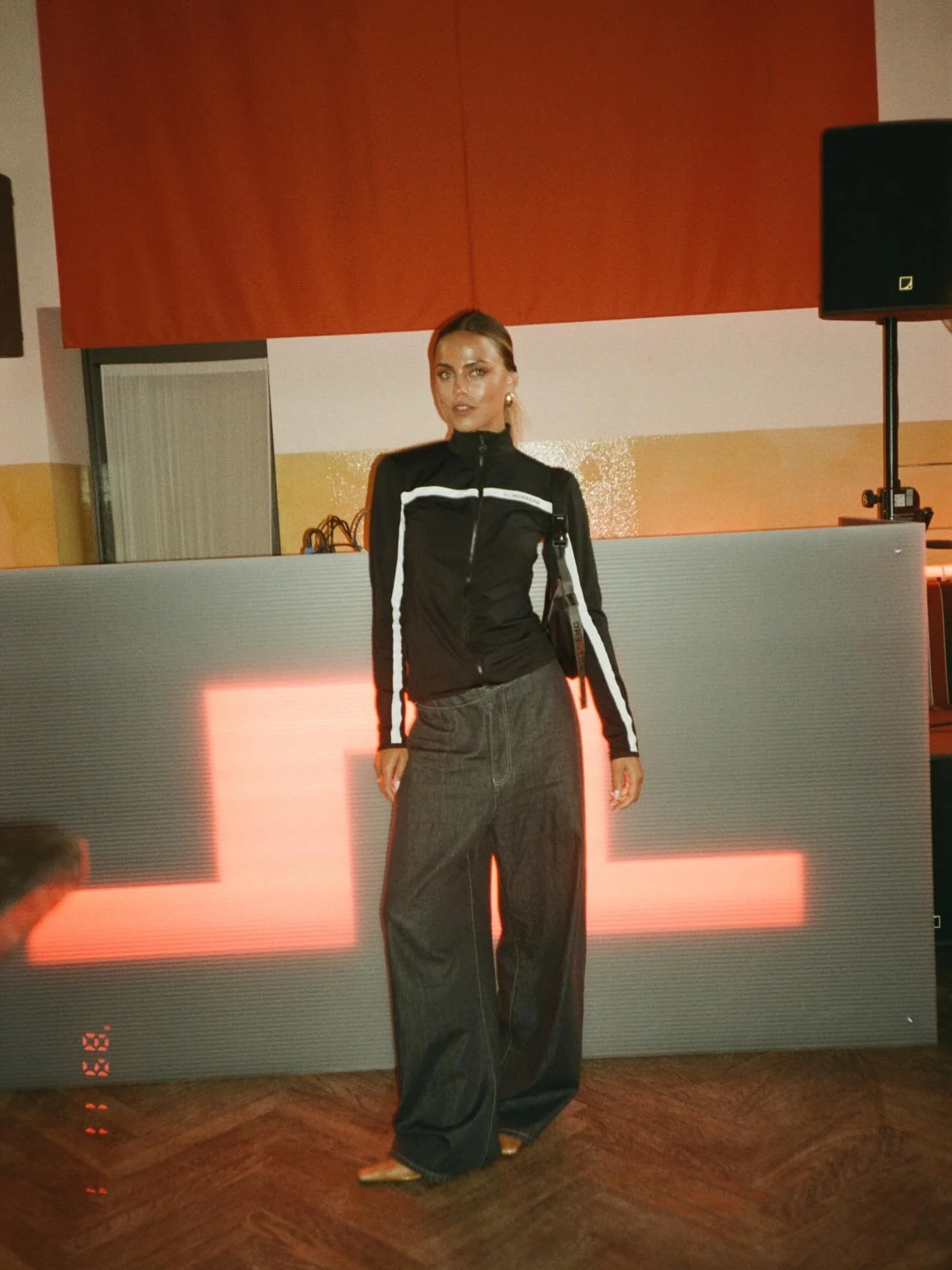 From sport-inspired tailoring to street-born accessories, our guests arrived in standout looks from the upcoming @jlindebergofficial women&rsquo;s SS26 collection &ndash; including pieces from the latest Kangol collaboration.

Photos by: @annafloreen