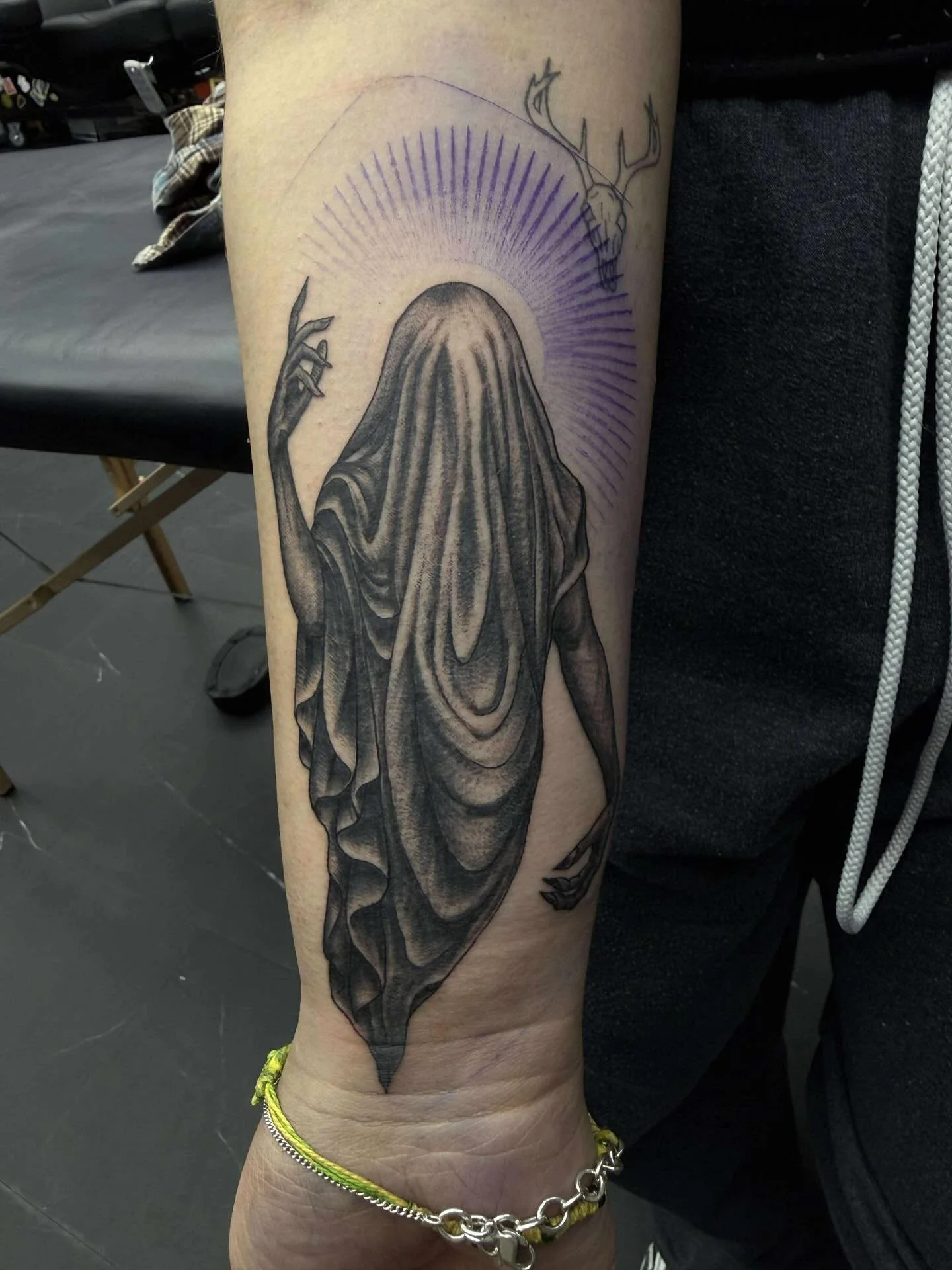 Piece done by @50kal.bodyart to book with Kalynn give her a flllow and reach out to her directly! #fypage #fyp #foryourpage #blackandgreytattoo #blackandgrey #ghosttattoo #rockwalltattoo #forneytattoo #tattoo #tattoos #dallastattooartist #blastedtatt