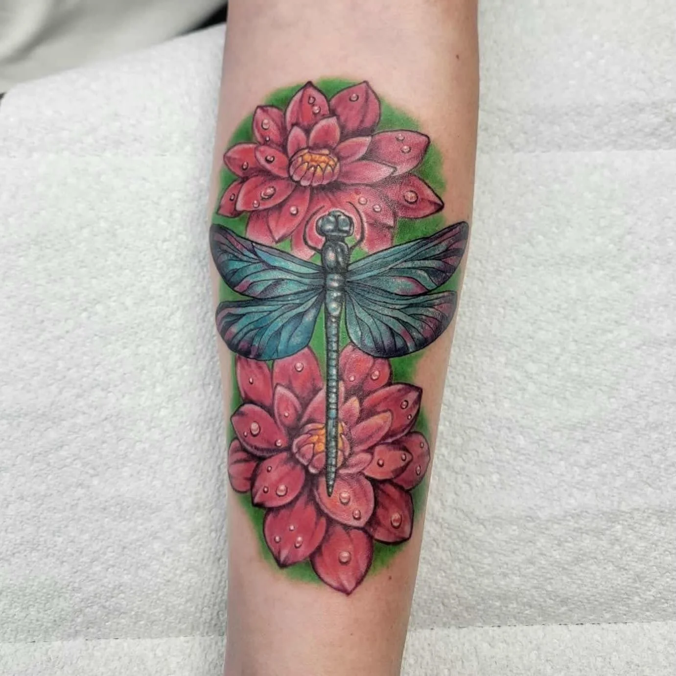 @jmhtattoos did this beautiful dragonfly and flowers. To book with Justin email jmhtattoos@gmail.com #dallastattooartist #forney #rockwall #forneytattoo #rockwalltattoo #art #artwork #artworks #tattoo #tattoos #colortatoo #color #girlswithtattoos #gi