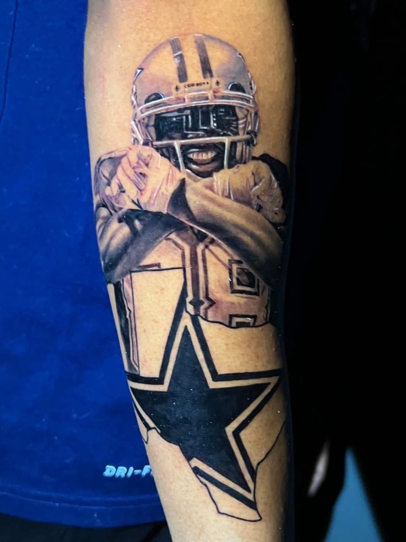 @mikehamill17 made this sick @dezbryant throwin up the X!!! DC4L #fyp #fypage #dallascowboys #tattoo #art