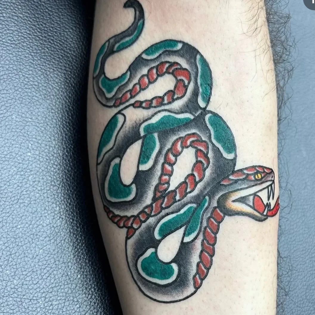 Little slithery snek done by @keaglescout 🐍 #fyp #fypage #tattoo #art #traditionaltattoo