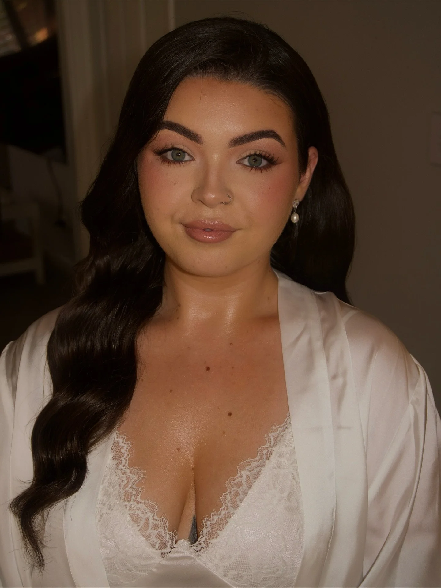 CAITLYN 🤍 

Nothing makes me happier than receiving a thank you message like this from my brides🥹 

Hair: @thi_hmua 

Key products: 
@hudabeauty nude palette, easy bake in cupcake
@madebymitchell colour case, curve case 
@makeupbymario master matte