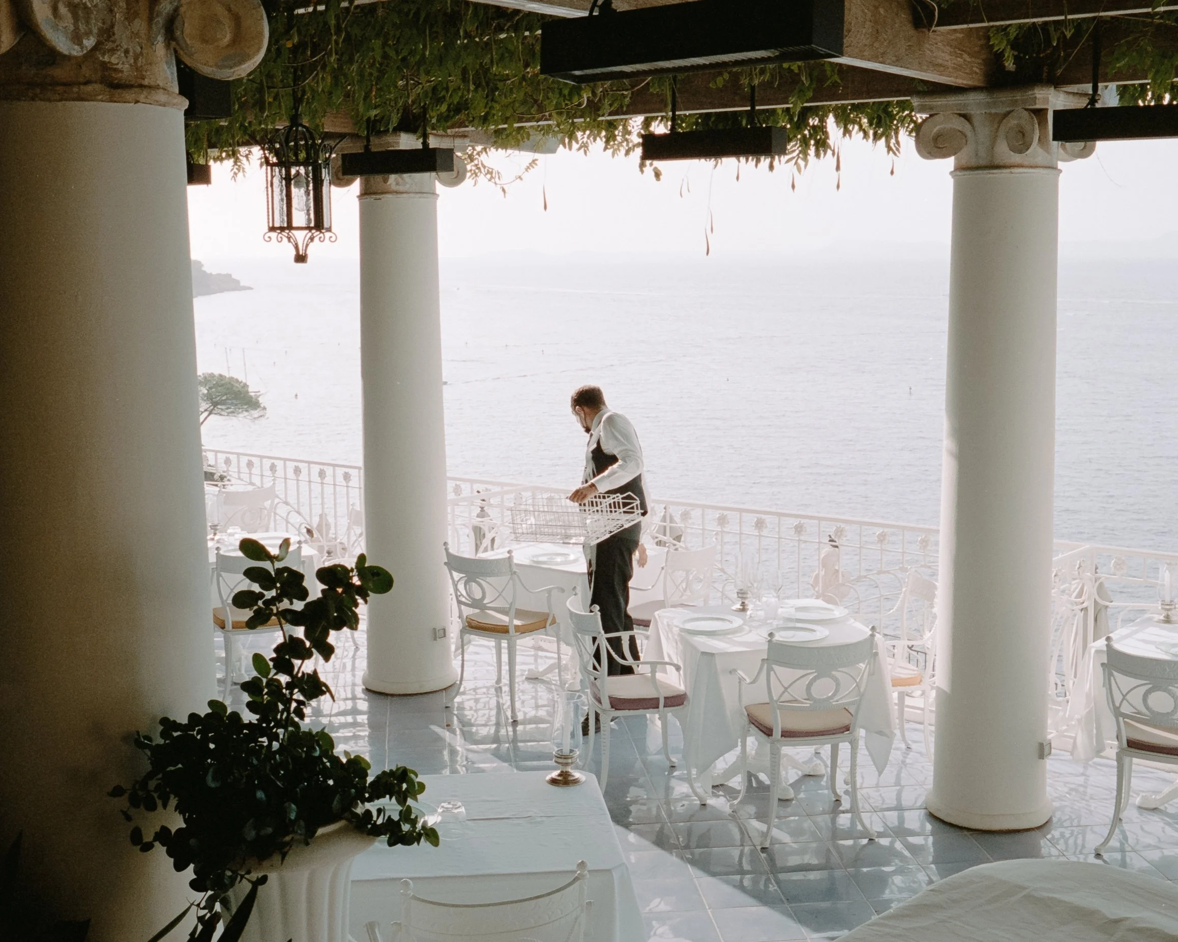 Waiter in Sorrento Final (1 of 1).jpg