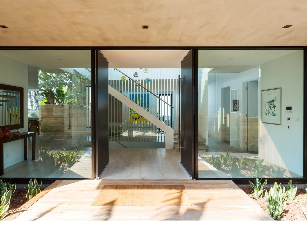 An image of The House.