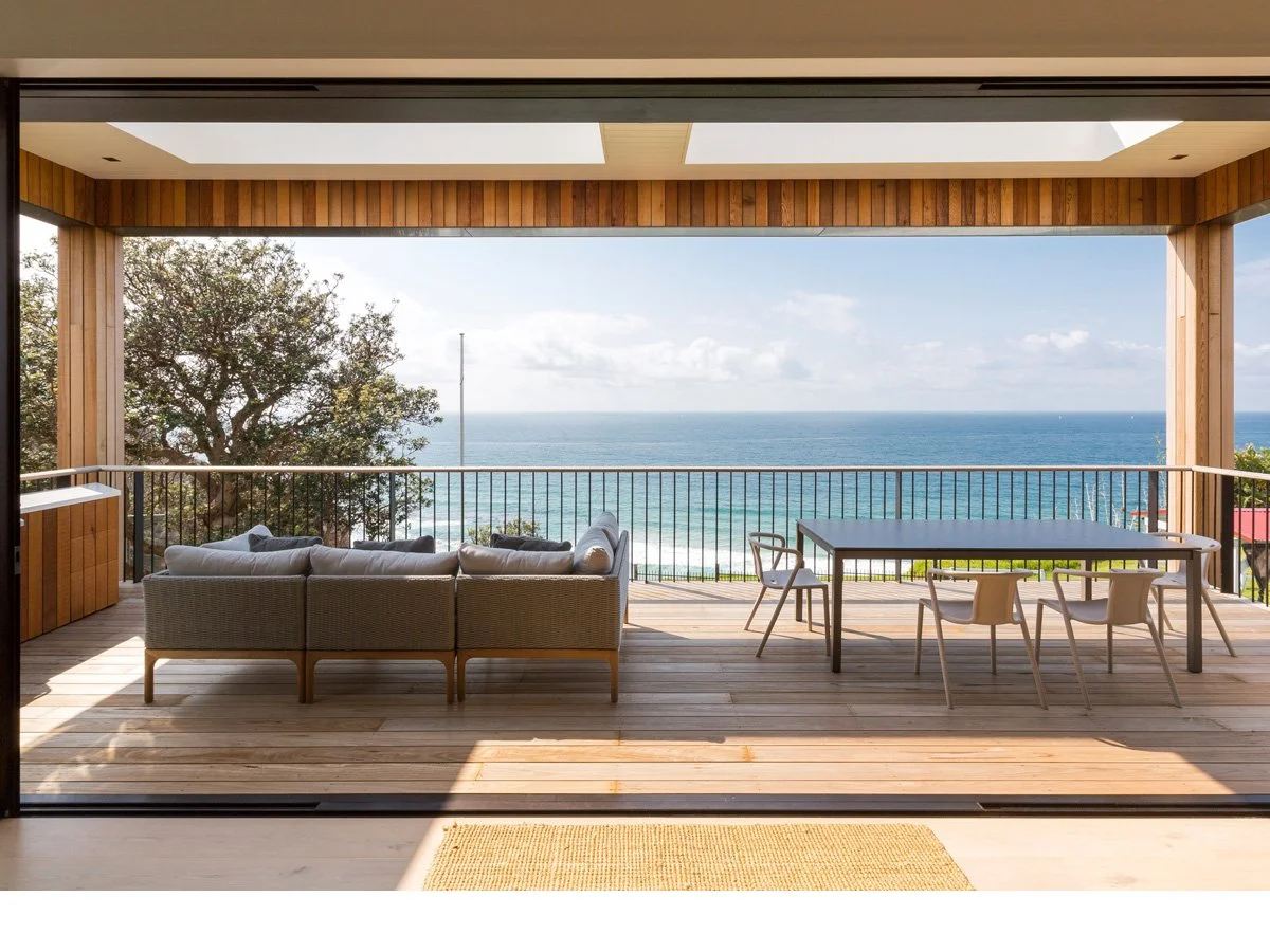 An image of the House.