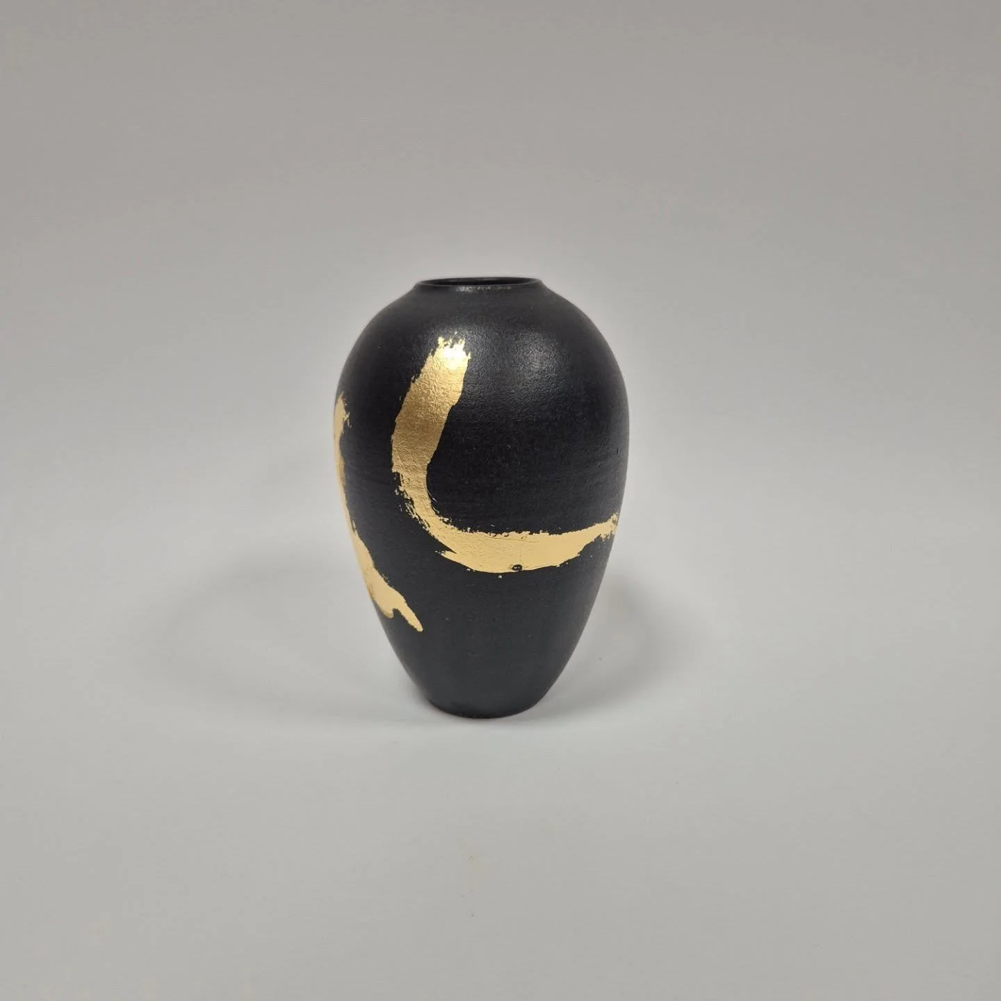 Be shinny!

Vase d&eacute;coratif or (Collection particuli&egrave;re)

Decorative gold vase (Private Collection)

#art #ceramic #Gold