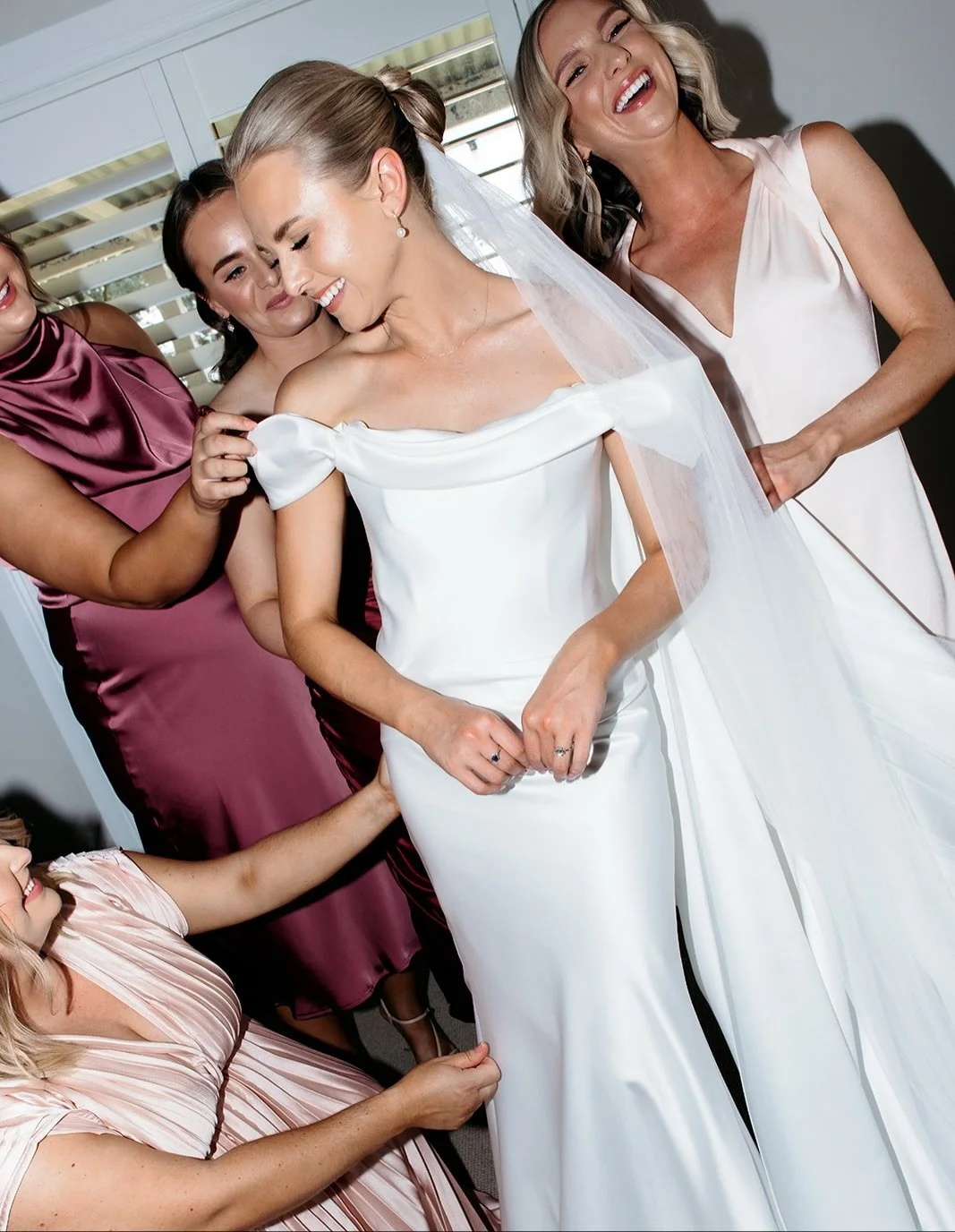 ONE YEAR ON FOR B+B 🖤

Time flies when you&rsquo;re in LOVE. Happy anniversary to our beautiful bride Bronte @brontsjorgensen and Blake

Photo @kinshipbykristy 
Planning @four.two.events
Florals &amp; Styling @flora_byhope 
Video @gnm.film 

#custom