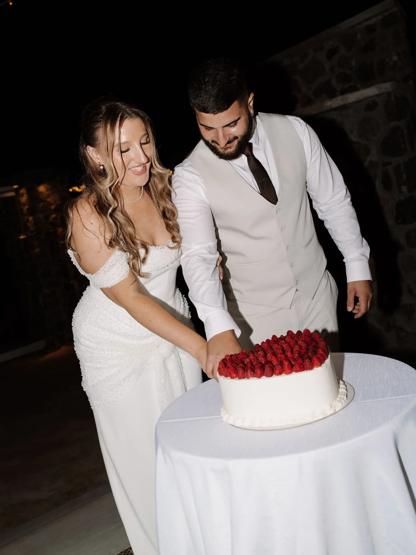 But first.. CAKE 🎂 

Our beautiful bride Britney @britneypaps in her custom @gp.creatives reception gown for her Santorini nuptials &hearts;️

Photo, Video + Content @aleishaedwardsweddings 
Venue @cavo_ventus_luxury_villa 
Planning @sublimewedding 