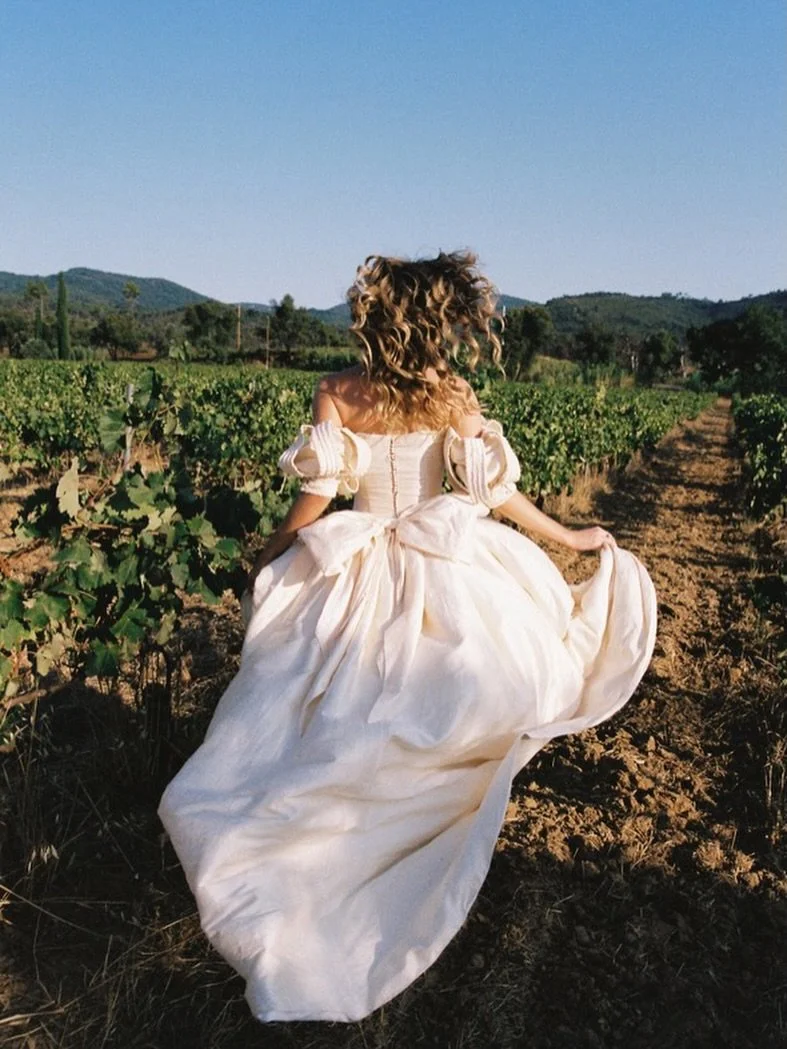 Sentimental Silk 🖤

Our beautiful Esther @essiebeaumont in her mum&rsquo;s reimagined wedding gown 

📸 by @tessleopold_ 

#custombridal #bridalreimagined #vintageweddingdress #upcycle #reworkedvintage