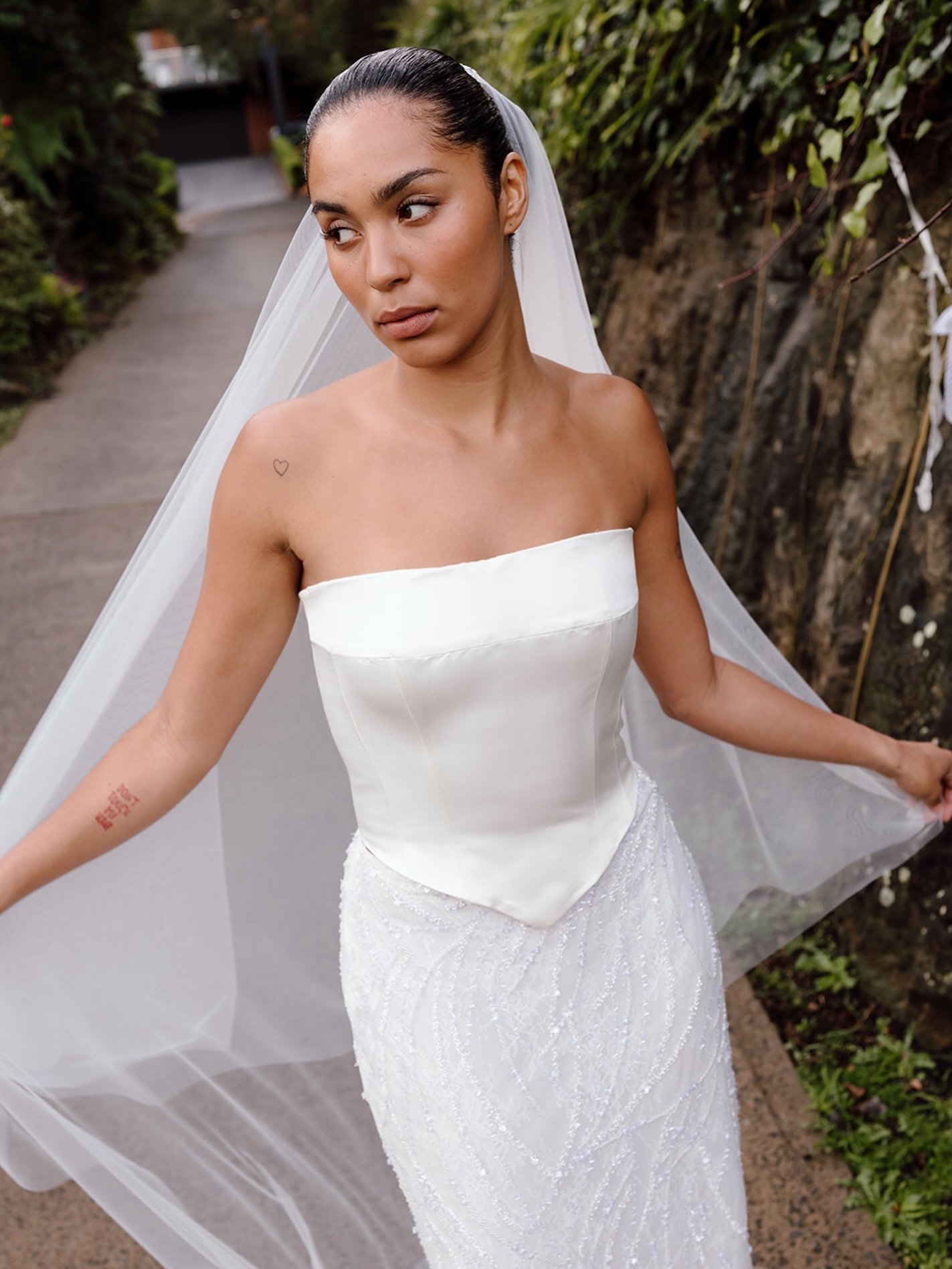 MEET SIENA 

A silk corset with v shaped drop waist and a panelled bust detail. She&rsquo;s sleek and luxurious on the body; the perfect mix of classic and modern. 

Wear for your whole wedding day with the Lauren skirt or swap to the Millie (picture
