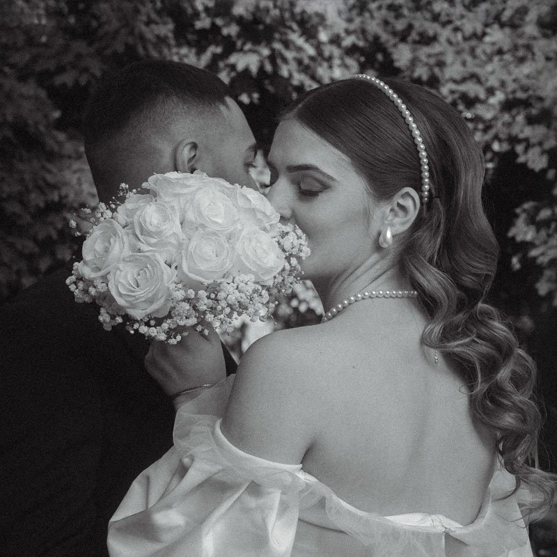 couple-wedding-ceremony-garden-photoshoot-Berlin.jpg