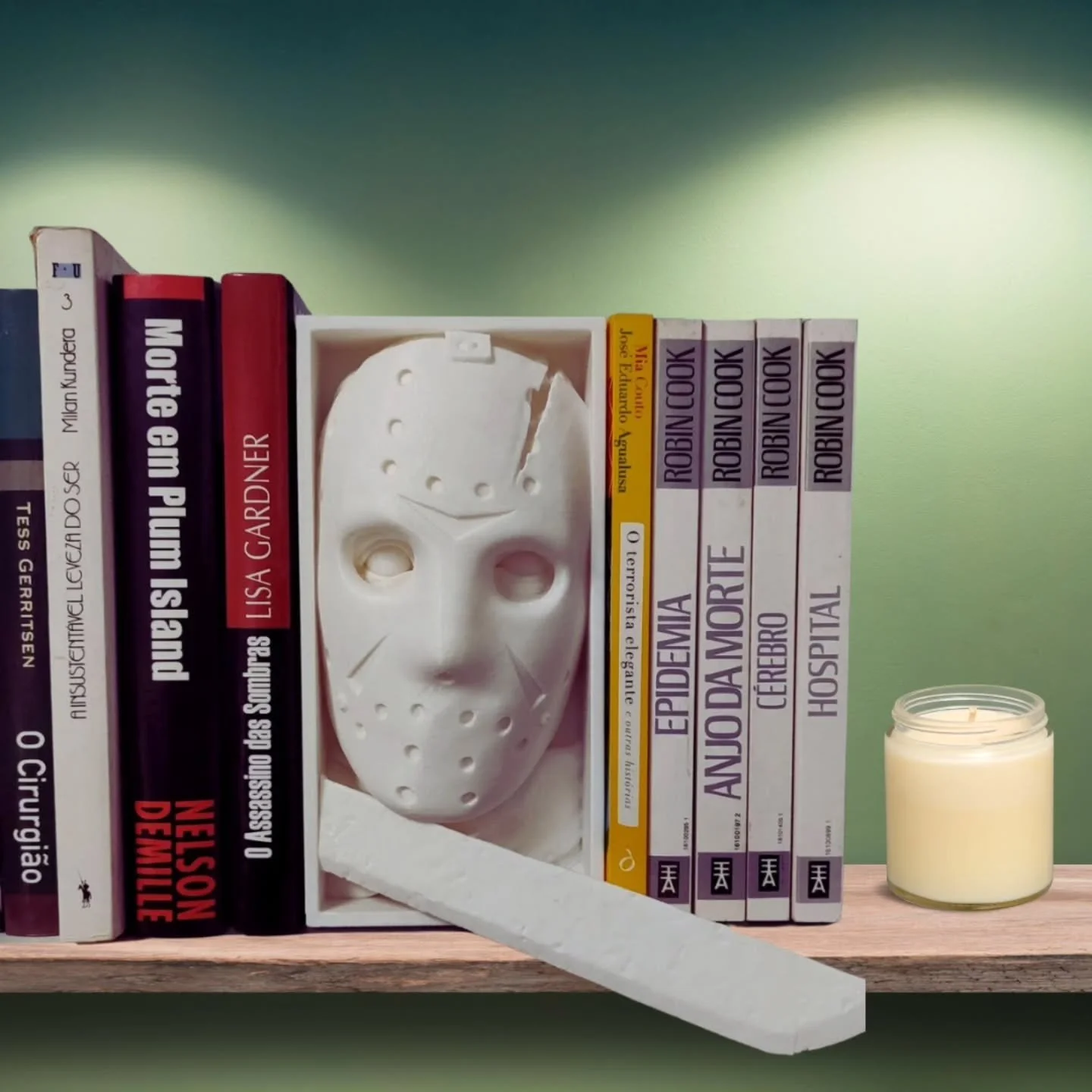 Para os f&atilde;s de terror, temos a prenda perfeita para este Natal: um bookend do cl&aacute;ssico &quot;Friday the 13th&quot; com o incr&iacute;vel Jason! 🎄🔪

Sabemos que o Natal est&aacute; &agrave; porta, mas n&atilde;o te mates a procurar o p