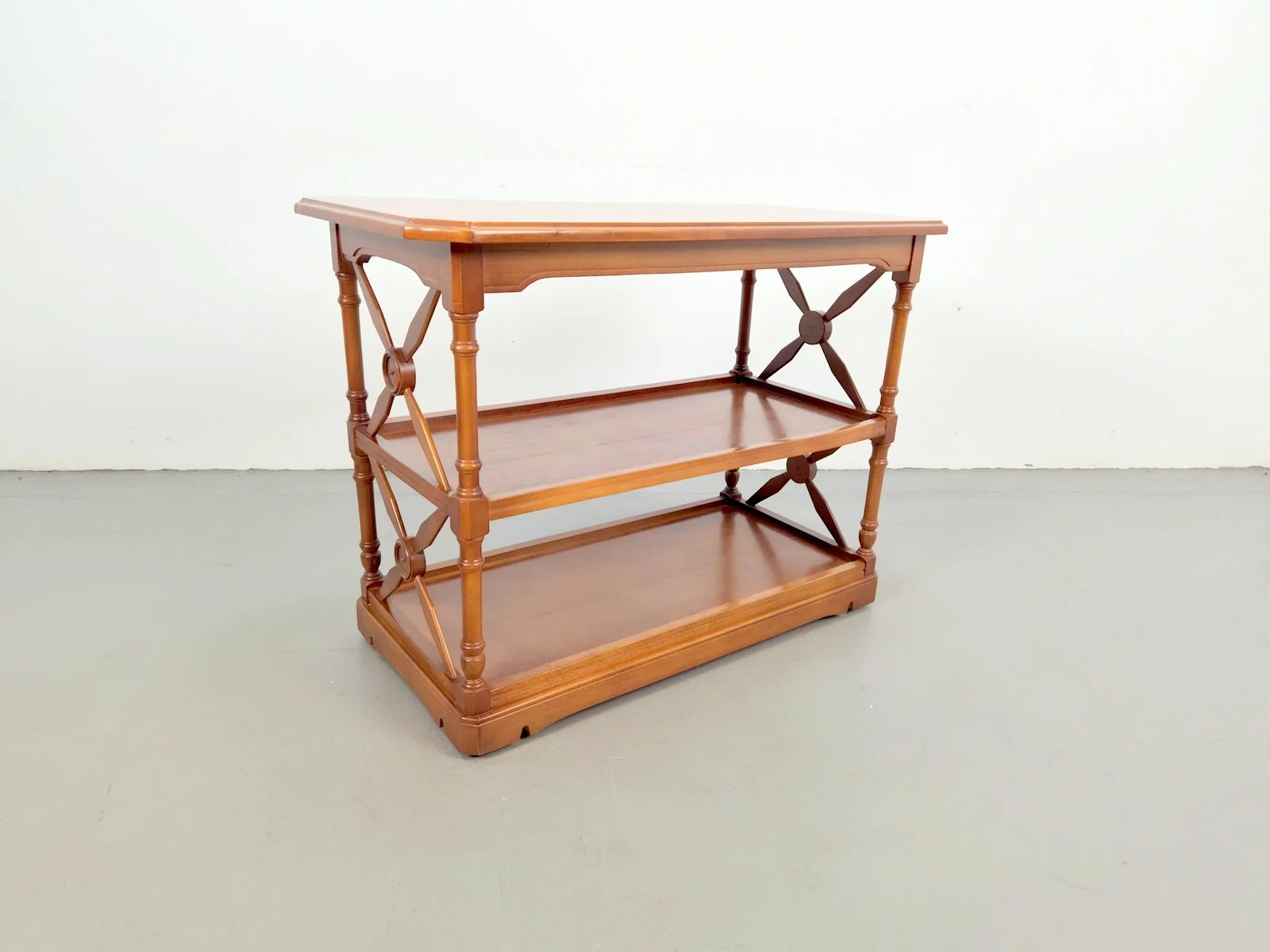 Victorian Serving, book trolley, Three-Tier Étagères, 1970