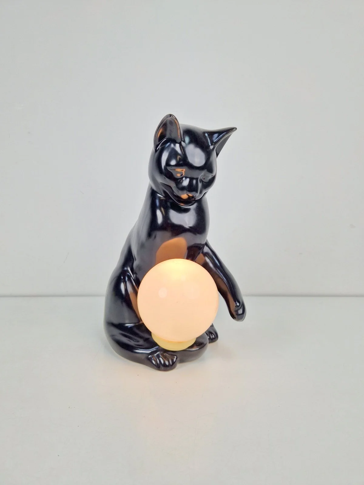 Cat Sphere Table Lamp in Ceramic and Opal Glass, 1970s