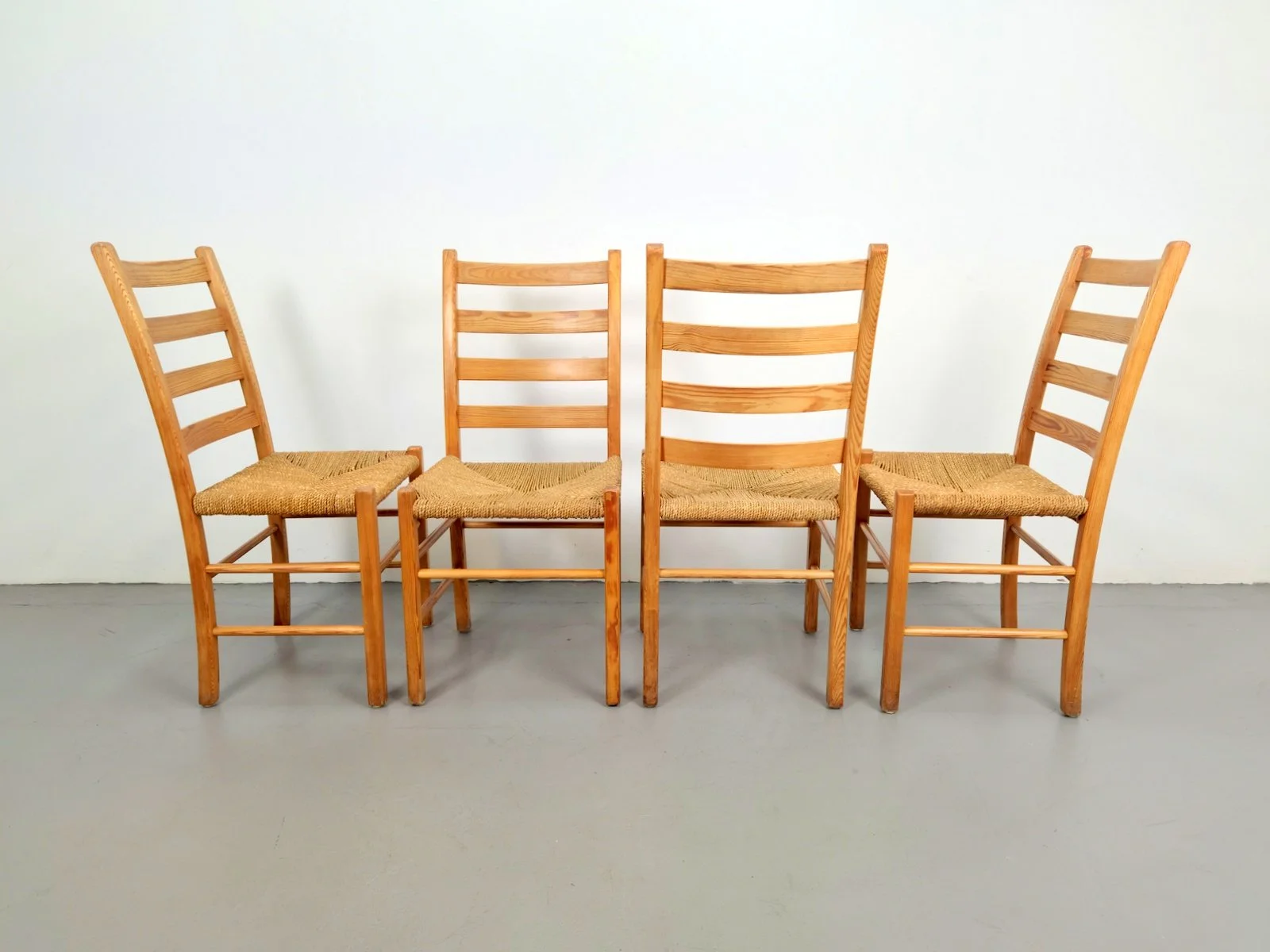Set of 4 “Jaerstolen Aksel” chair, by L. Hansson for Möbelfabrikken Aksel, 1970s