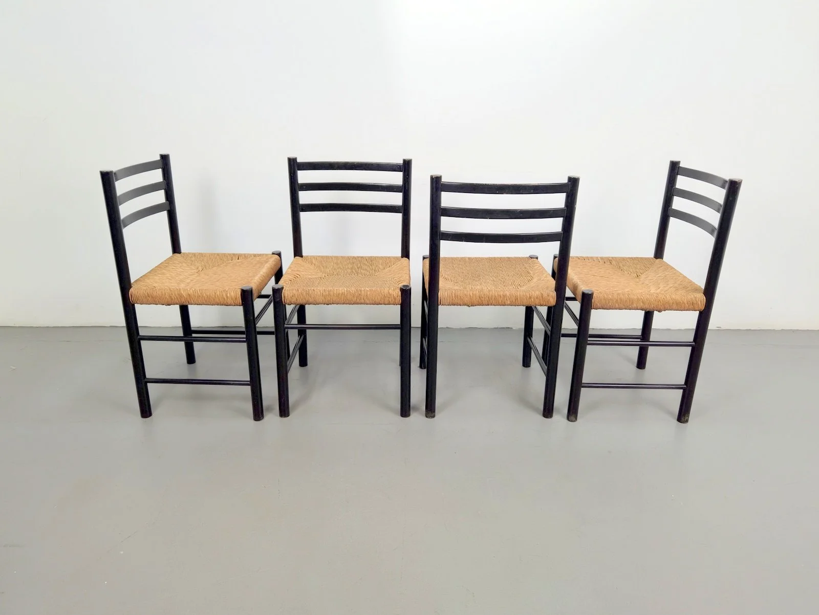 Set of 4 Mid-Century dining chairs with rush seat, 1960s