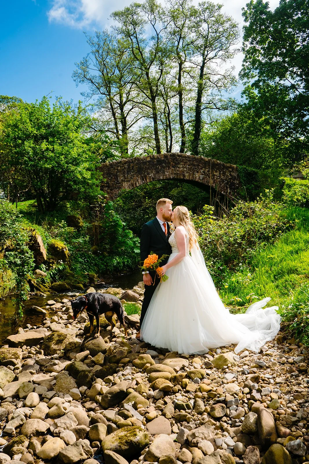 BRIERLEY GLYN THE OUT BARN CLITHEROE WEDDING153333480046_websize.jpg