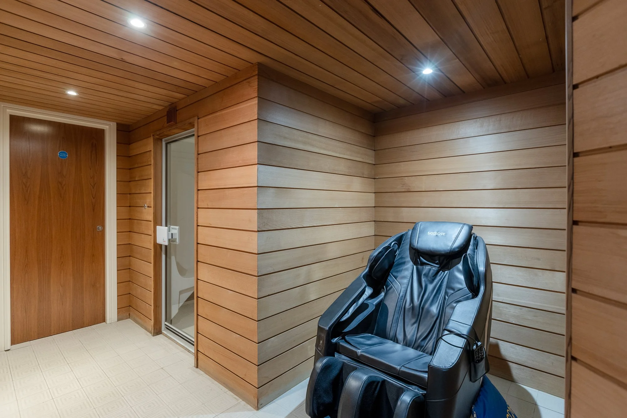 Steam Room & Massage Chair