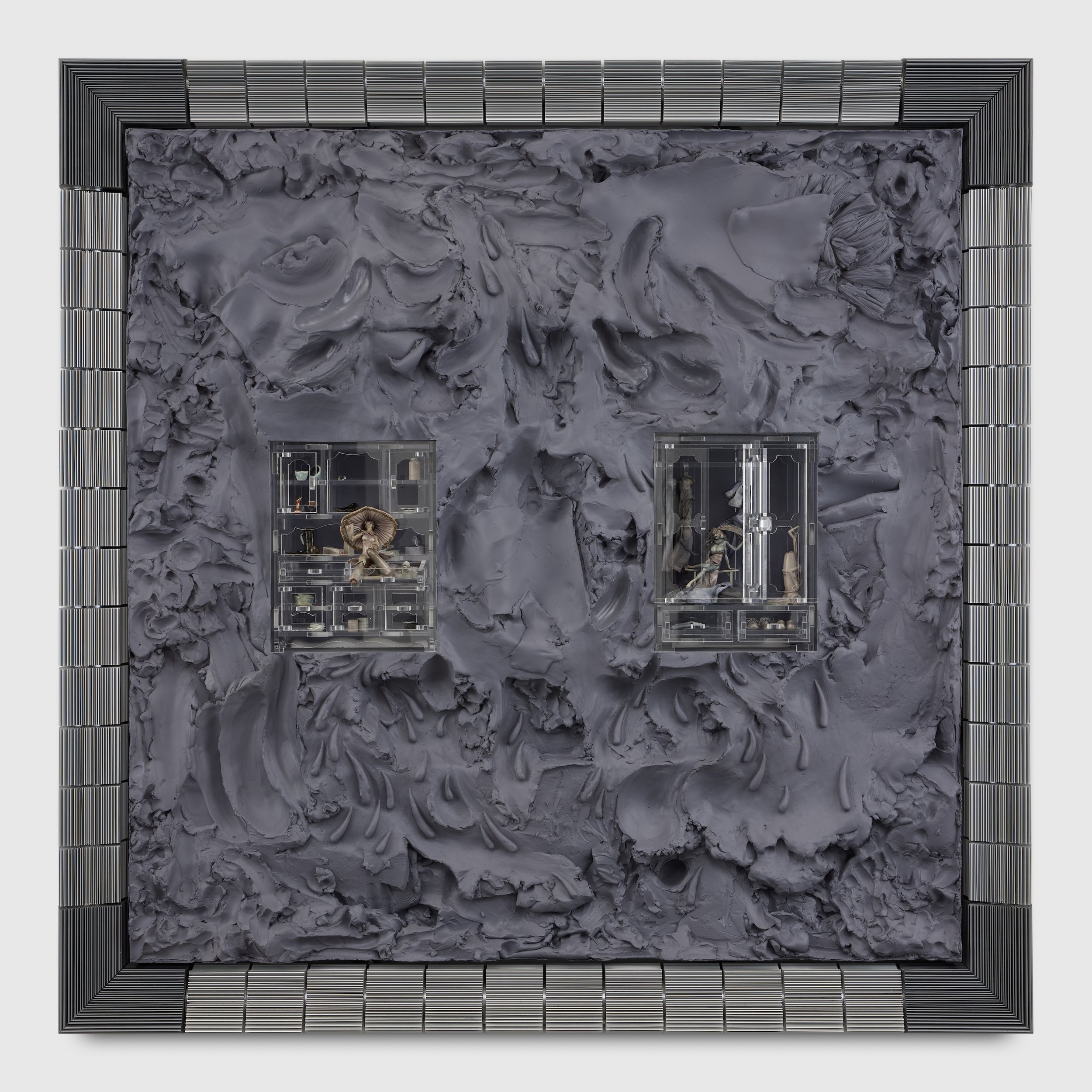 Anders Holen
Ick Chronostasis, 2026
Polymer plaster, plexi-glass, glazed porcelain, glazed ceramics, preserved mold, UV-resin, silk, cotton, oil paint, stainless steel, extruded aluminium heatsinks.
140 x 140 x 20 cm