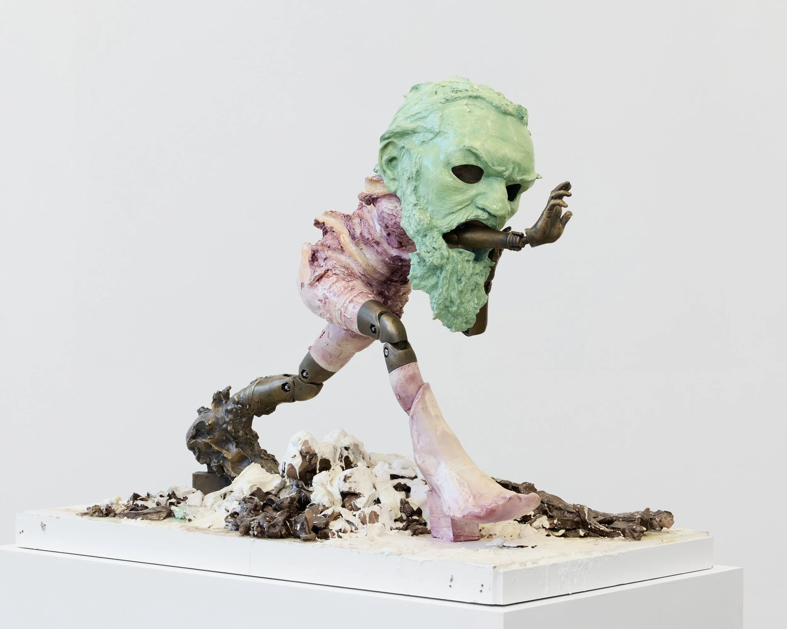 Anders Holen
Unabbreviated Circuit of Agency (Bios), 2025
Bronze, polymer plaster, raw clay, stainless steel, PLA-plastic, UV-resin, epoxy-resin, el-wires, LED-light
102 x 56 x 134 cm