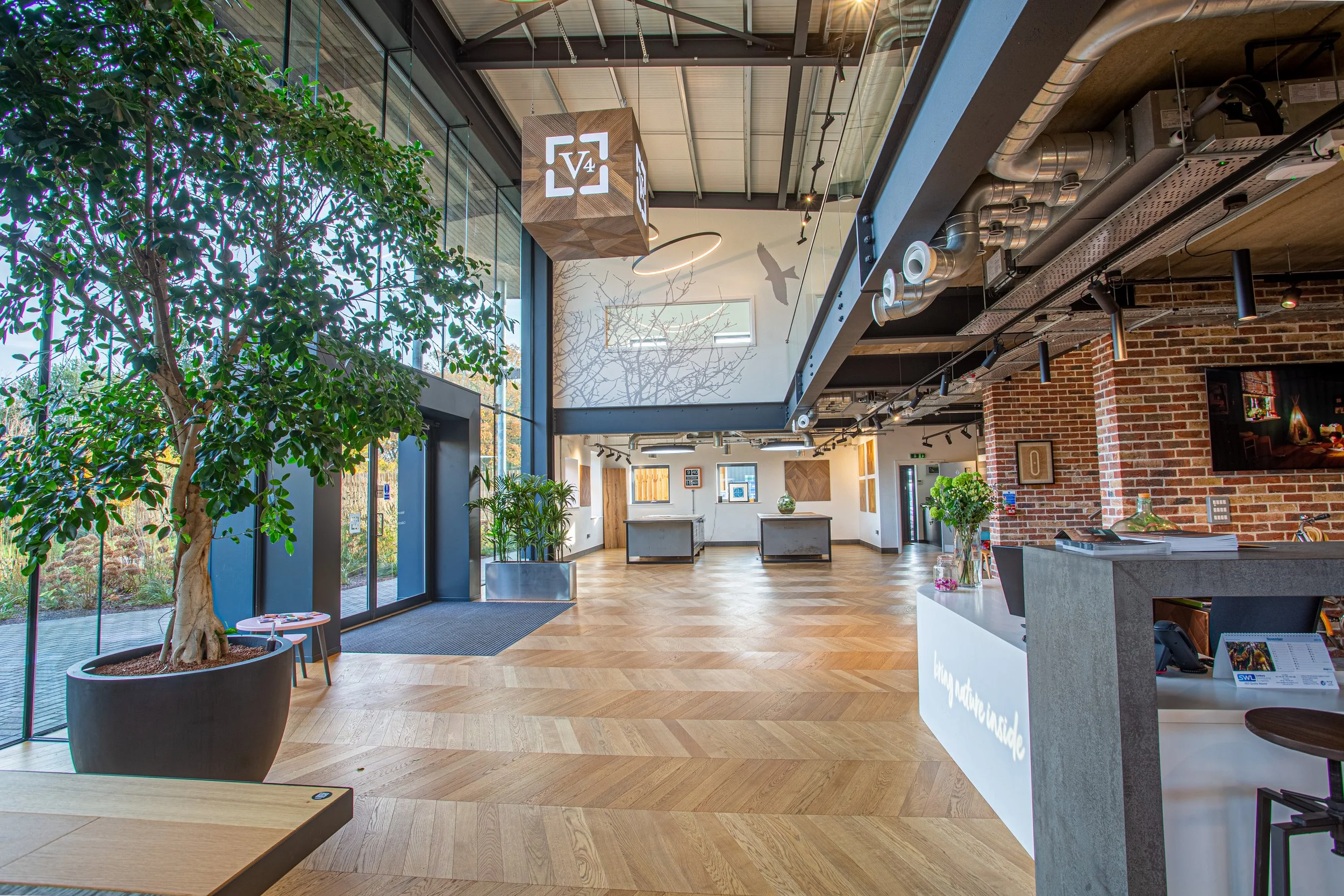 2019 -v4world-showroom.jpg