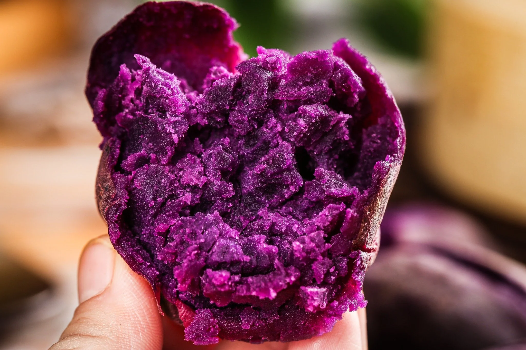 💜 Bright colour, bold nutrients. Purple sweet potatoes aren&rsquo;t just eye-catching, they&rsquo;re naturally rich in anthocyanins, powerful antioxidants that support overall health and vitality. Pure, nutrient-dense, and naturally vibrant, from fi