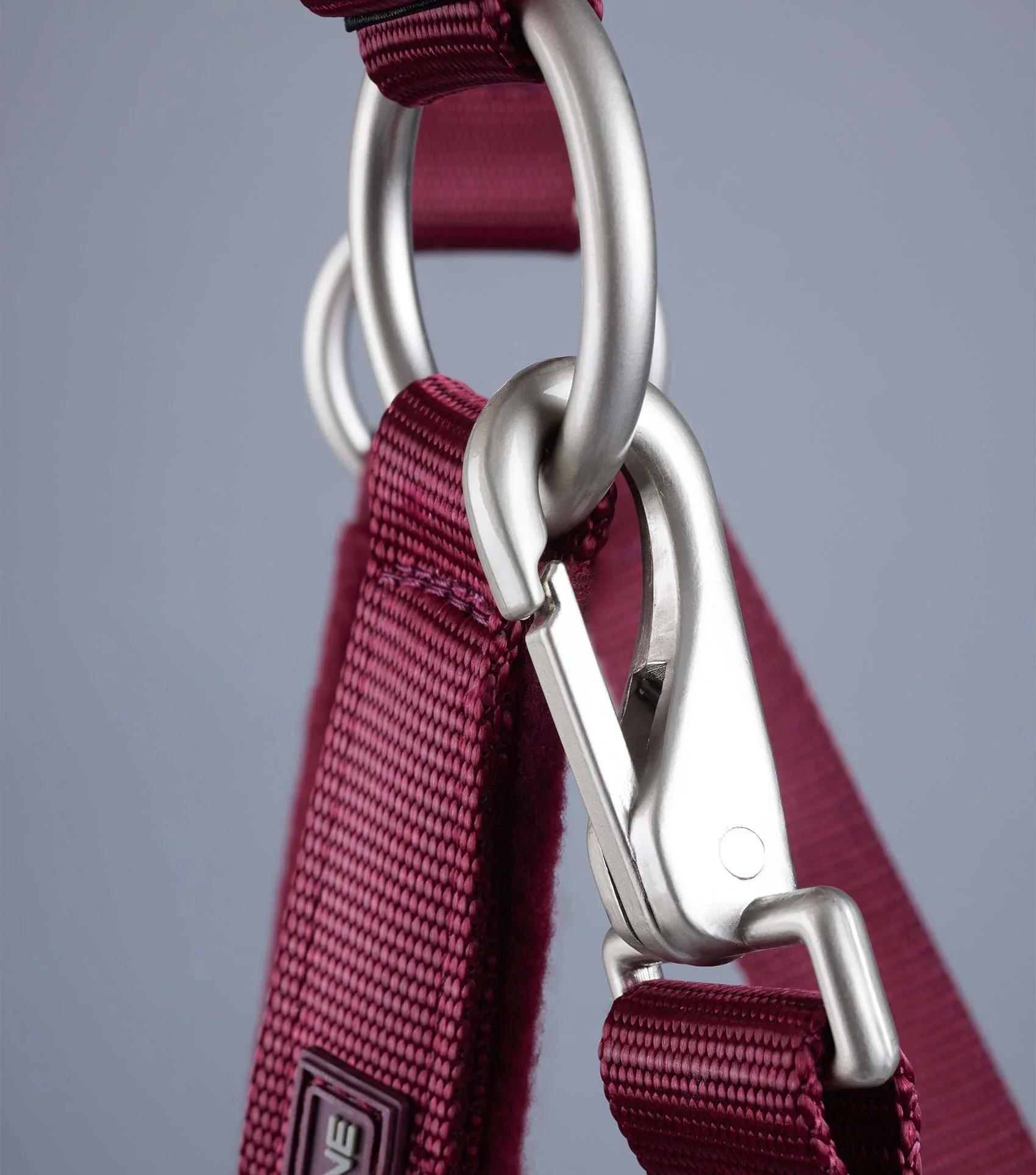 Fleece-Padded-Horse-Head-Collar-Burgundy-5_2048x.webp