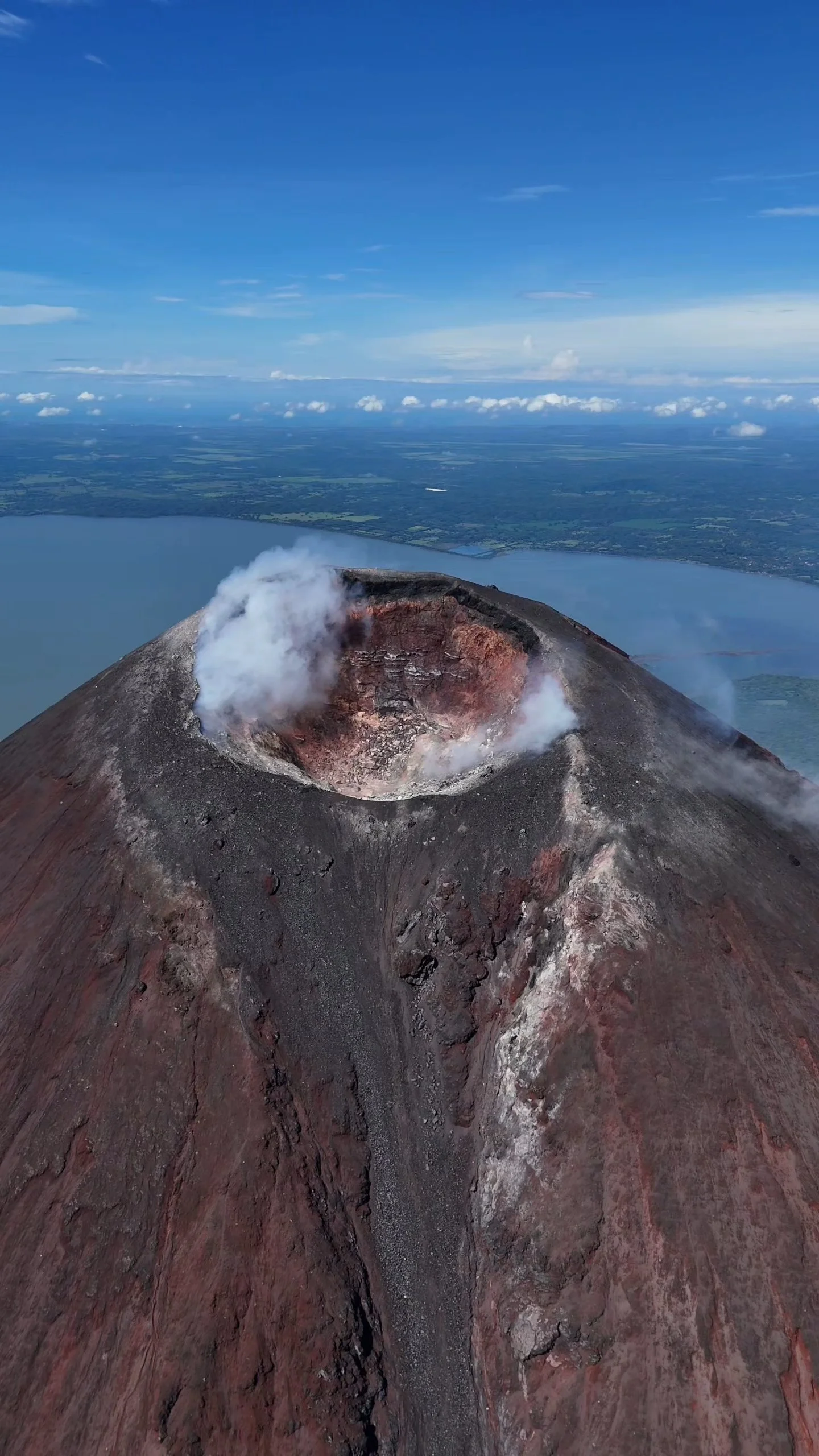 Caminata con Campamento al Volcan Momotombo