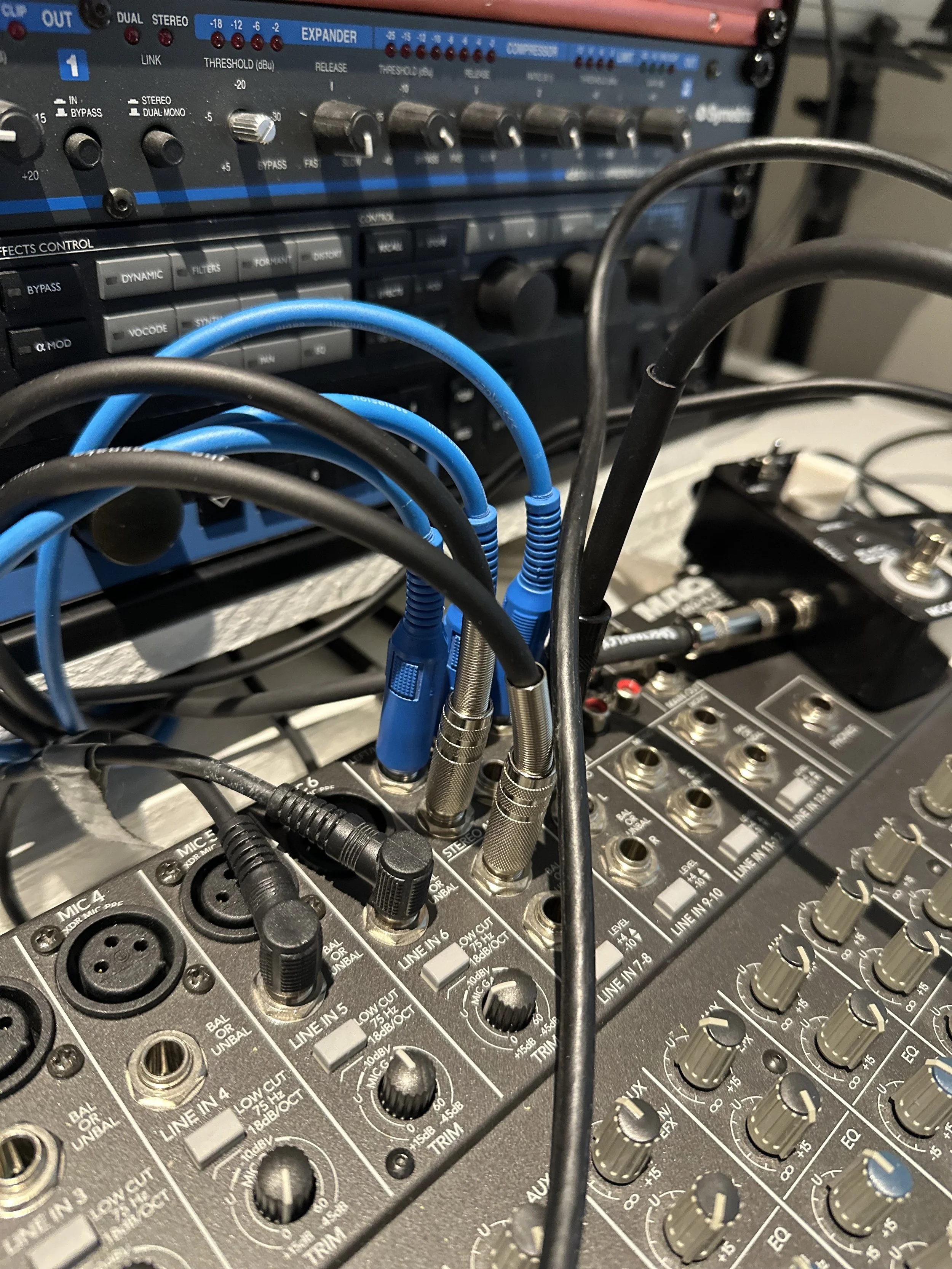 Luon mieluummin rajojen sisällä.