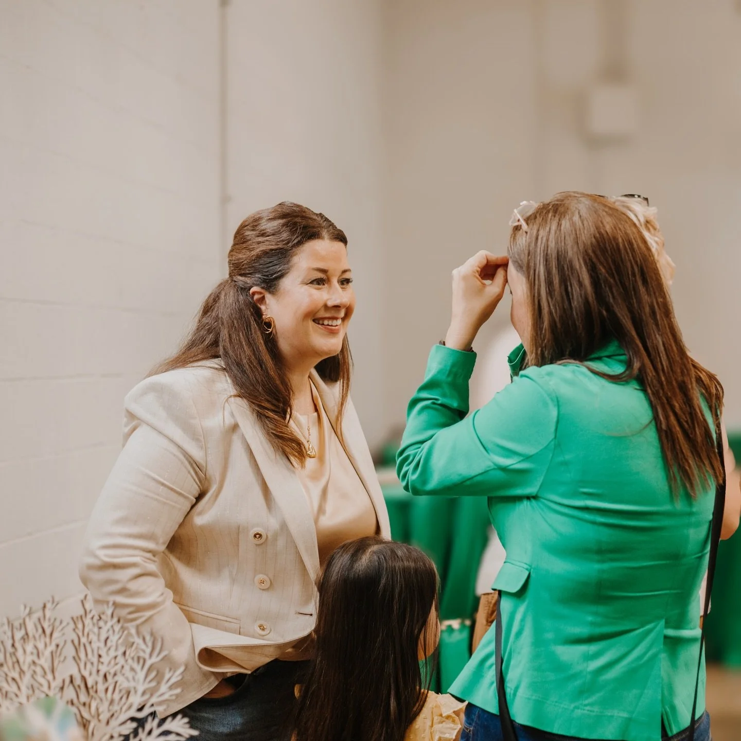 Connection and stories go far beyond the therapy room&hellip; they&rsquo;re found in conversation, and in the moments where we&rsquo;re truly present. ✨ ✨Thought of the day: When was the last time you felt genuinely connected?✨

#therapists #trendy #