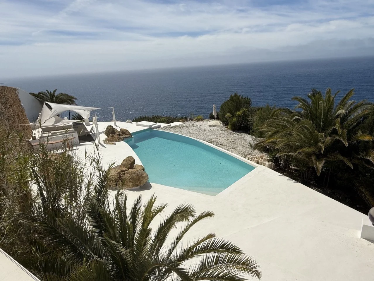 lovely-productions-ibiza-locations-locations-white-villa-es-cubells-seaview23.JPG