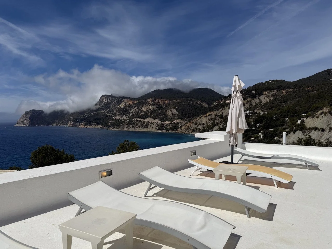 lovely-productions-ibiza-locations-locations-white-villa-es-cubells-seaview20.JPG