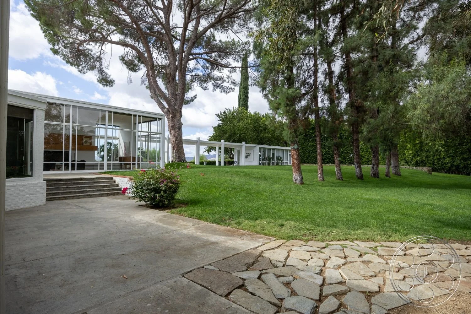 sinatra-house-9.jpg