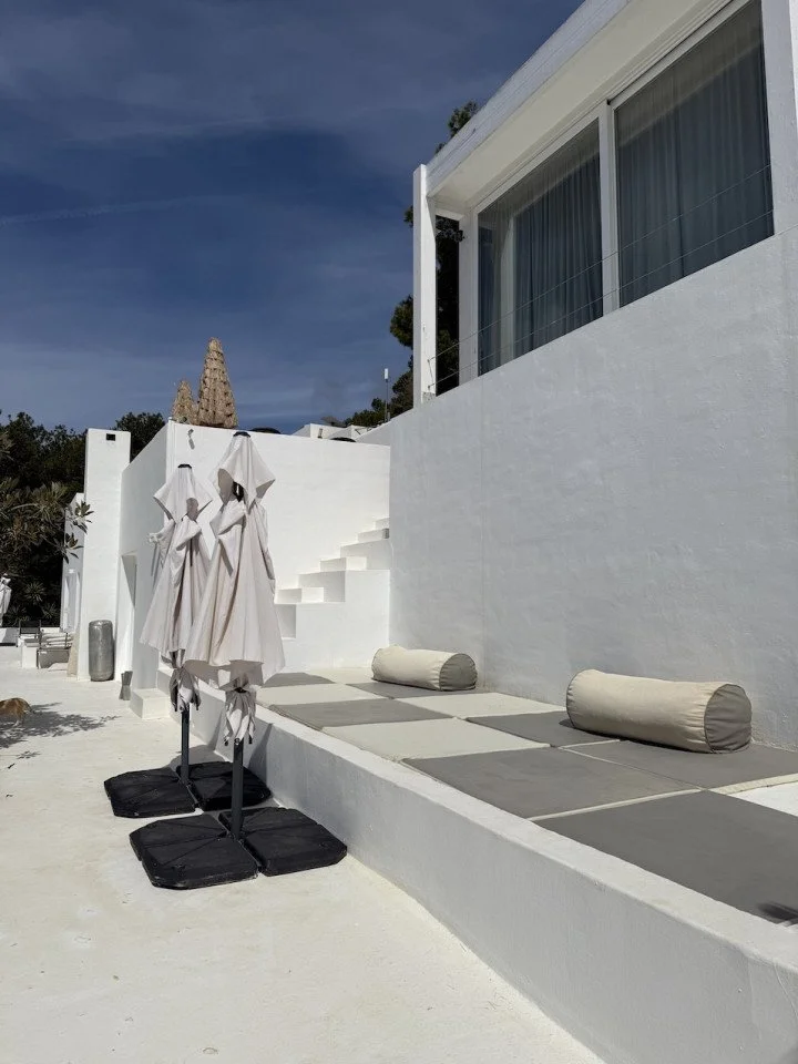 lovely-productions-ibiza-locations-locations-white-villa-es-cubells-seaview14.JPG
