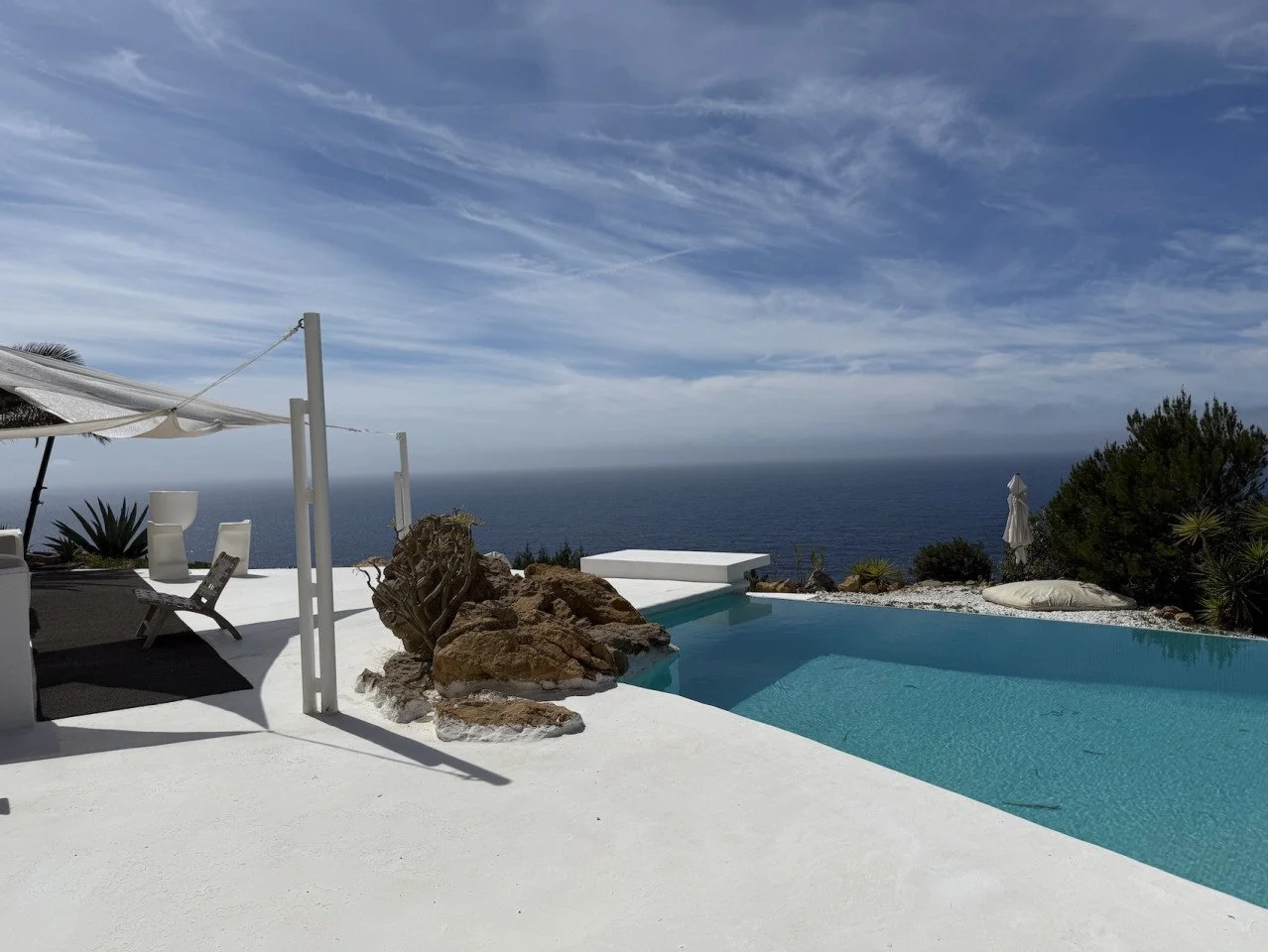 lovely-productions-ibiza-locations-locations-white-villa-es-cubells-seaview3.JPG
