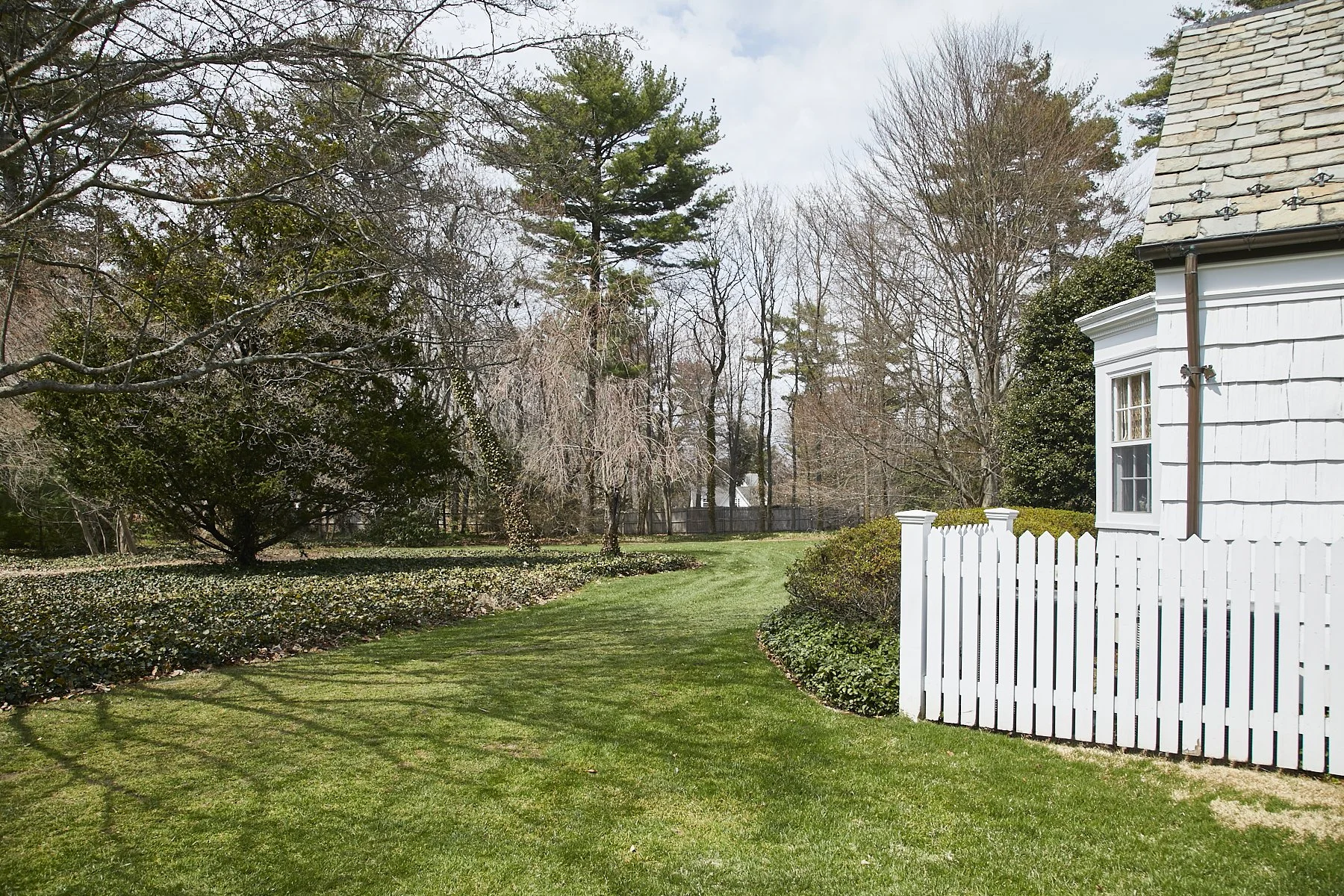 3 MEADOW SPRING LANE - GLEN COVE_35.jpg