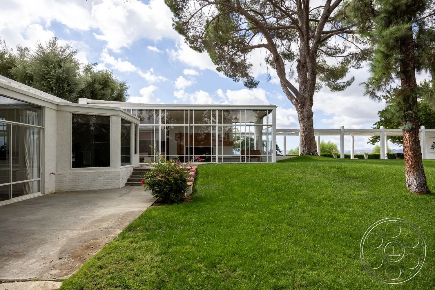 sinatra-house-10.jpg