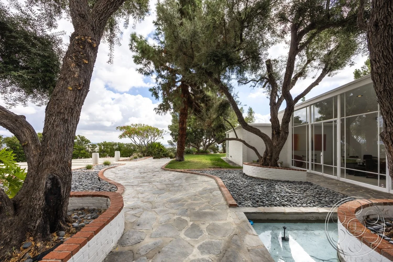 sinatra-house-1.jpg