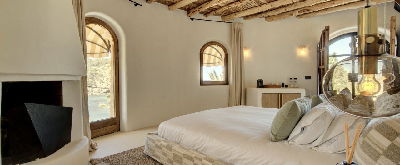 lovely-ibiza-location-ibiza-villa-deli-xarraca2.jpeg
